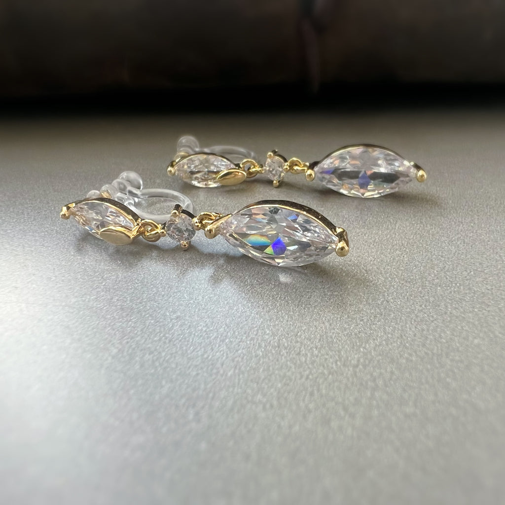 Clips d'oreilles goutte zircon pendante