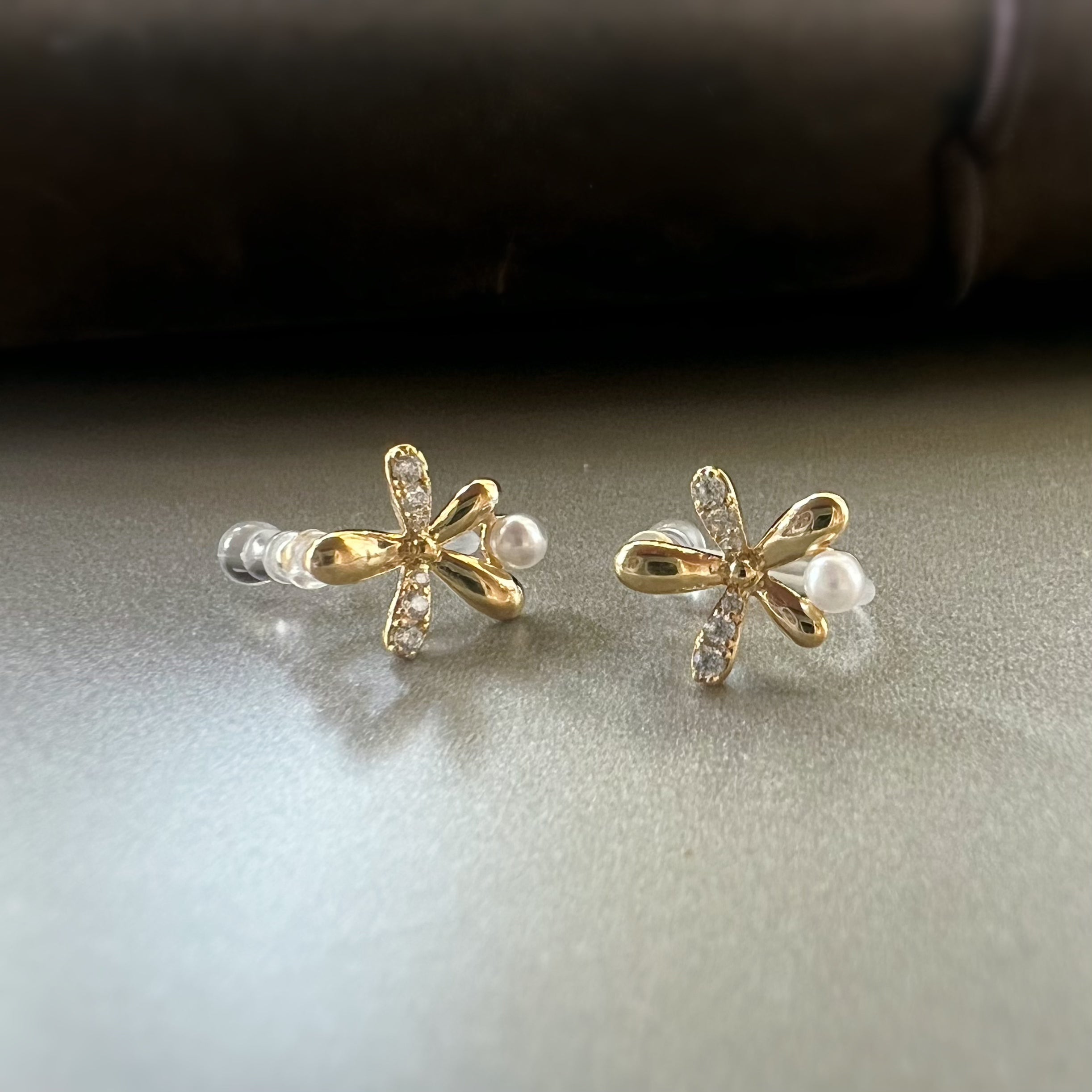 Fleur Dorée – Perle & Zircon