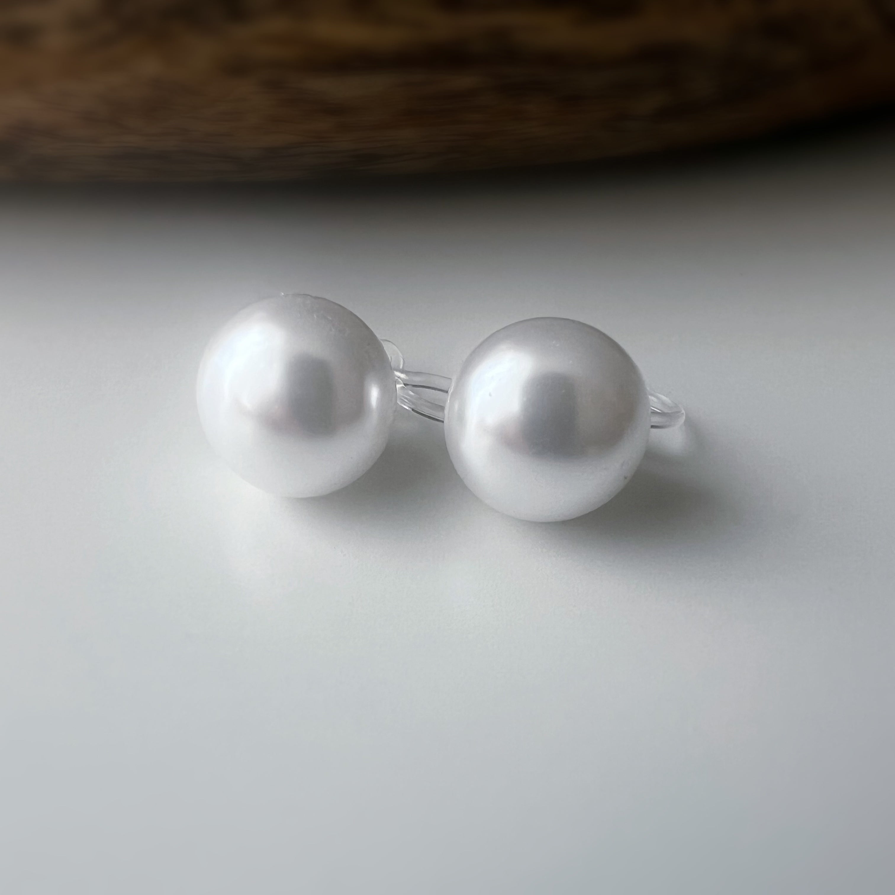 Clips d’oreilles Invisibles perle blanche