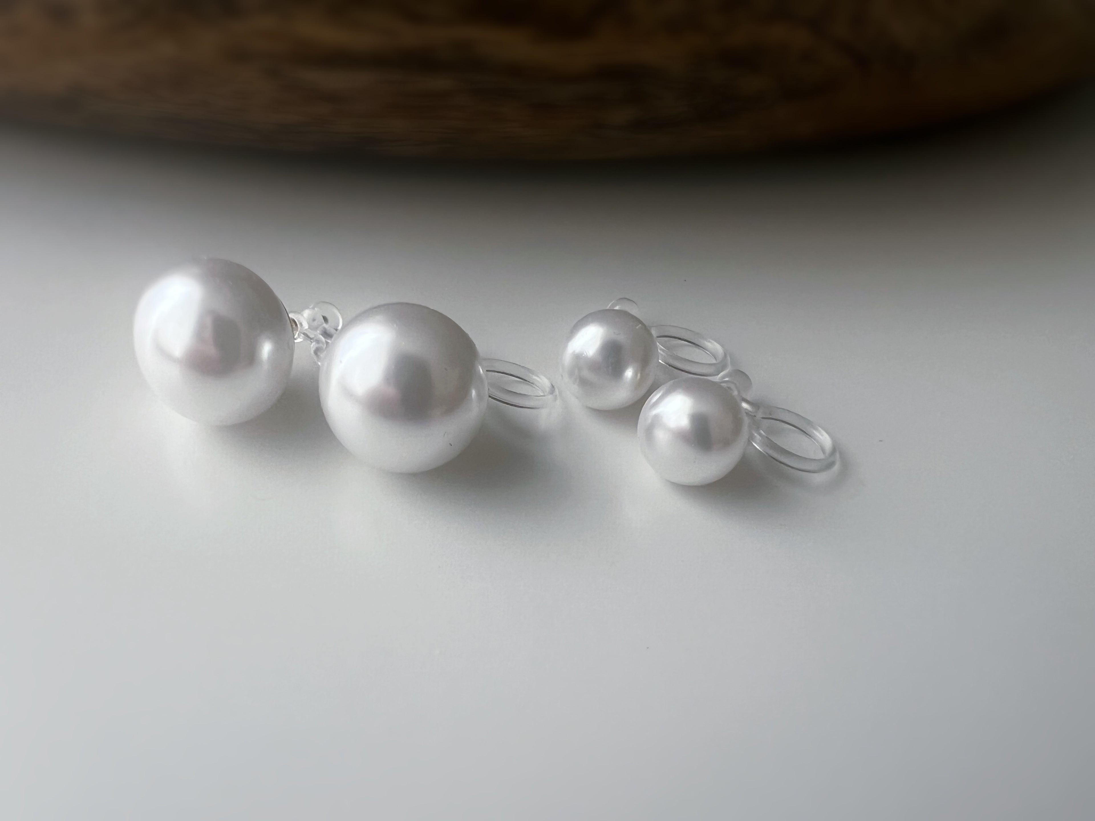 Clips d’oreilles Invisibles perle blanche