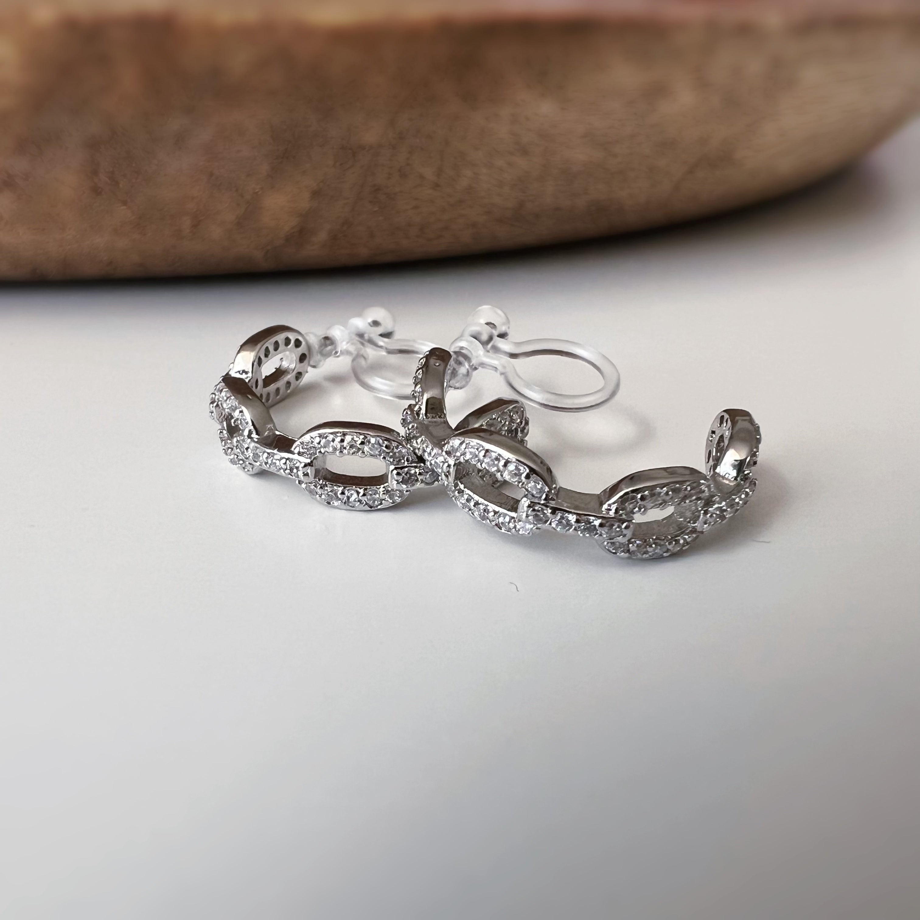Clips d’oreilles forme C chaîne lisse / Chaîne zircon