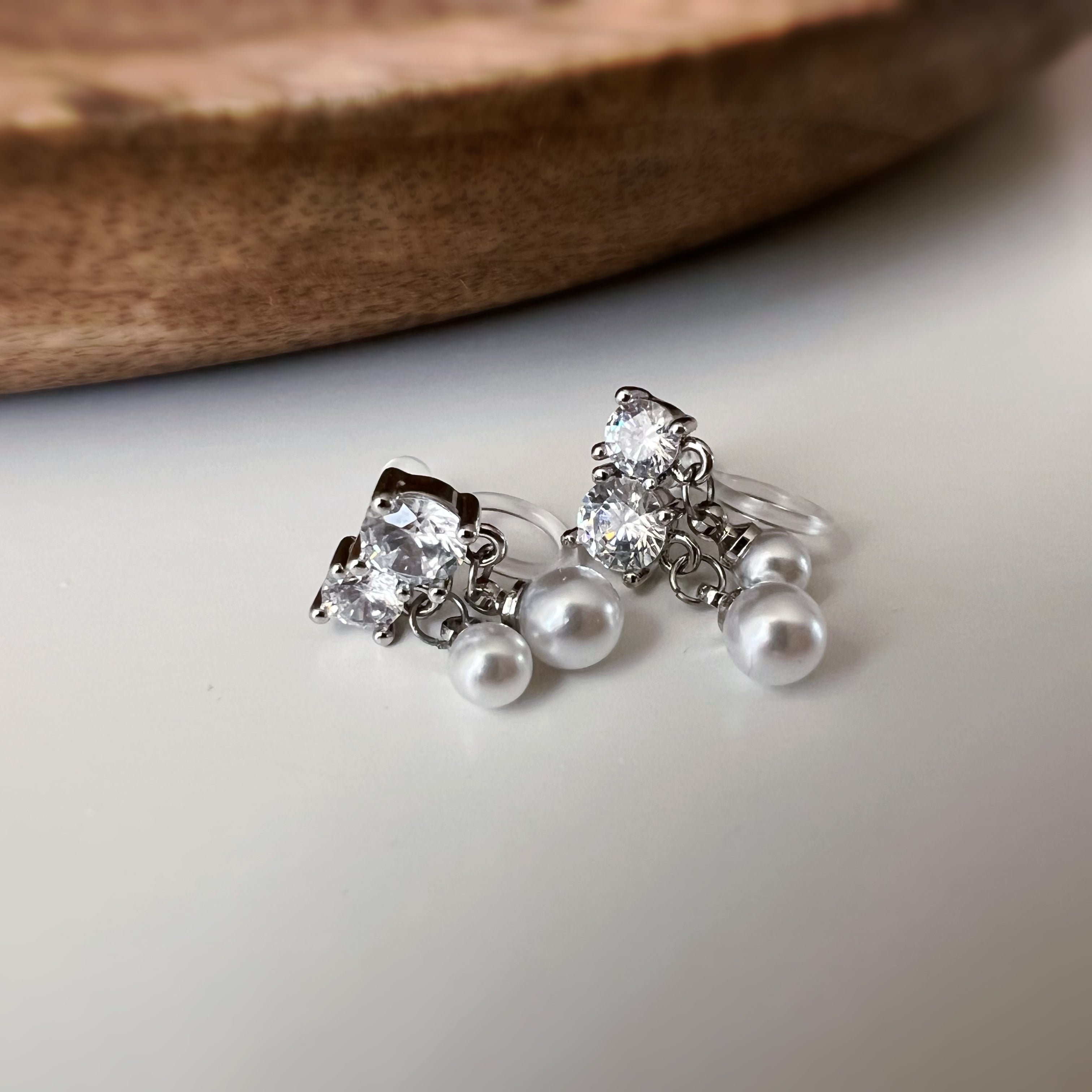 Clips d’oreilles zircons et perles
