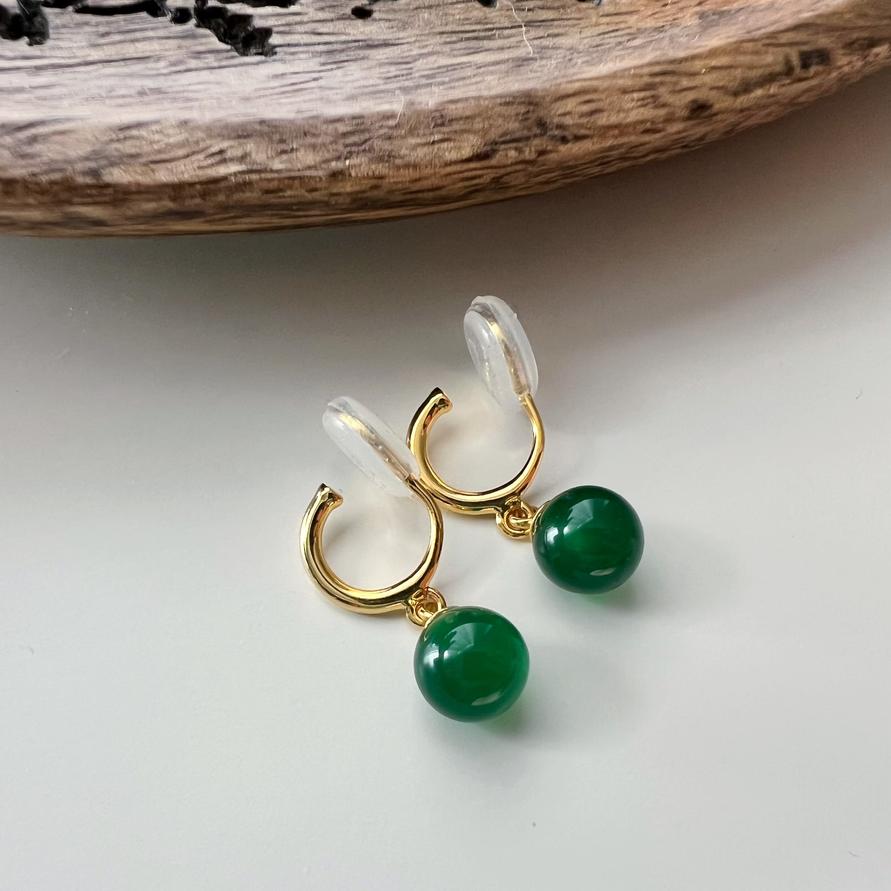 Clips d’oreilles U sans perçage avec perle en agate verte