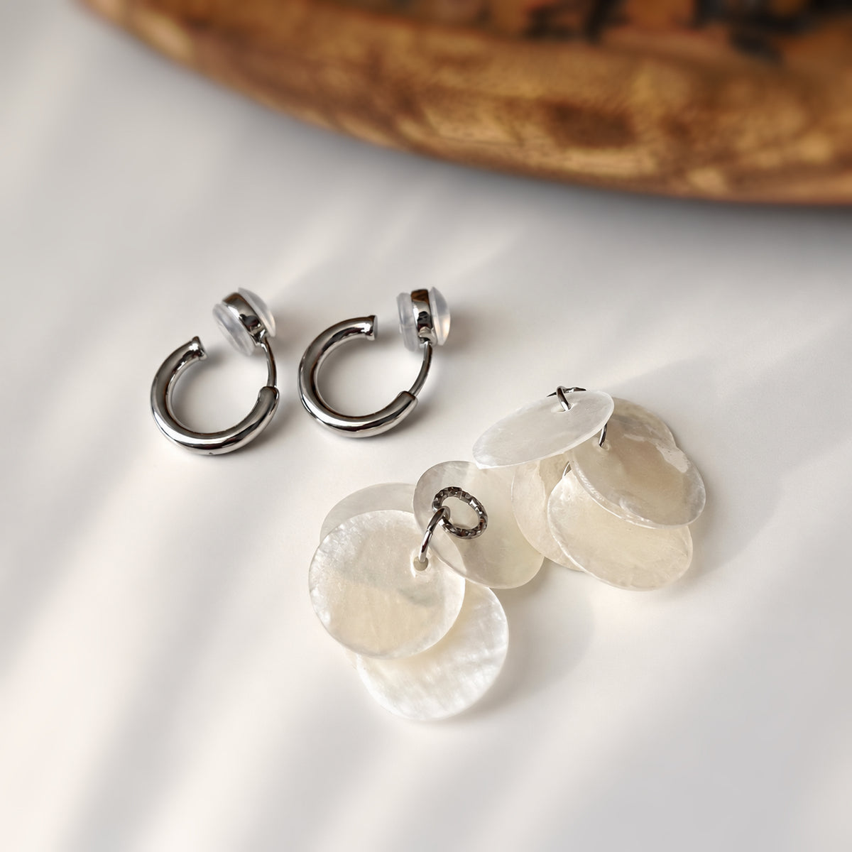 Clips U 2-en-1 nacre blanche – Pendentif amovible