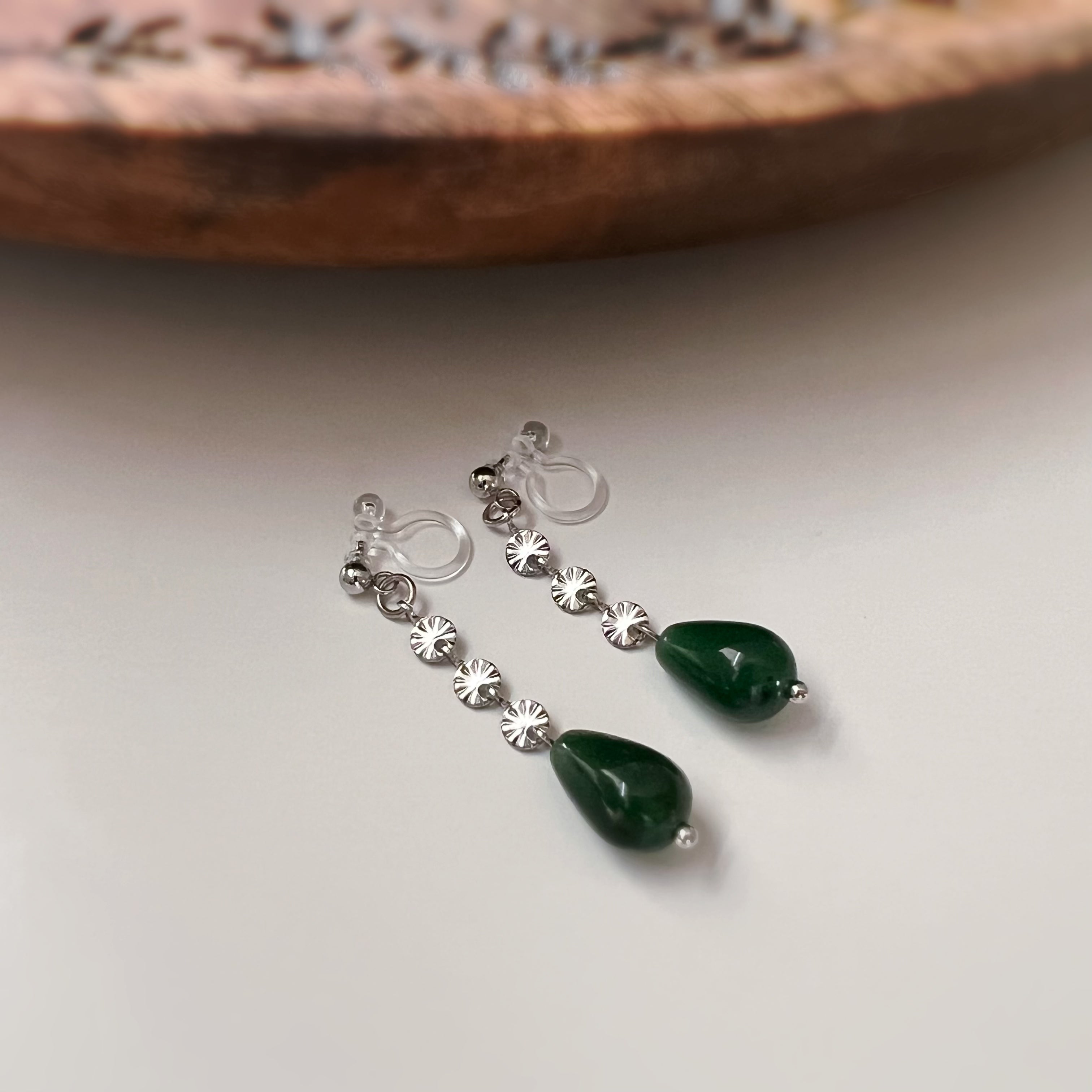 Clips d’oreilles goutte verte Chaîne couleur argent