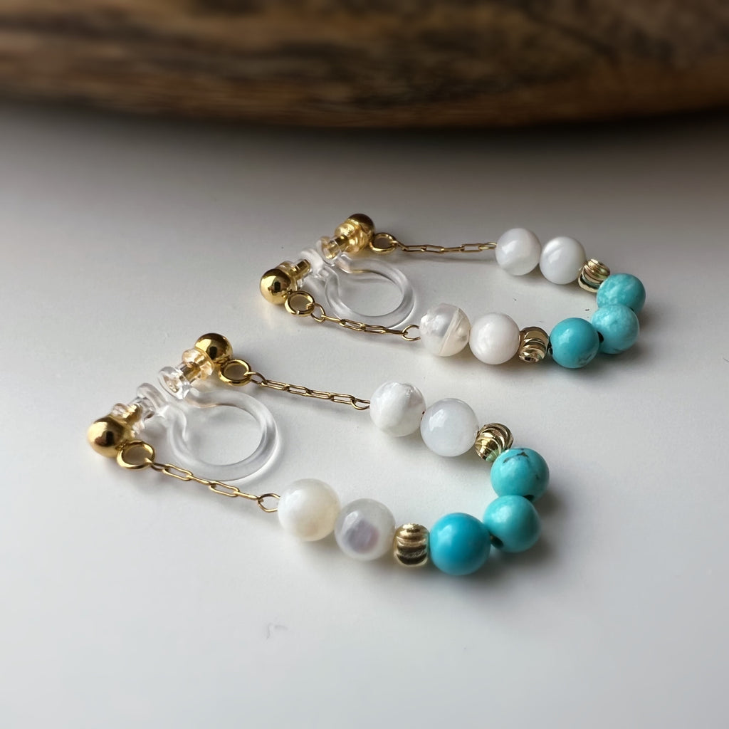 Chaîne & mini perles turquoise / blanches