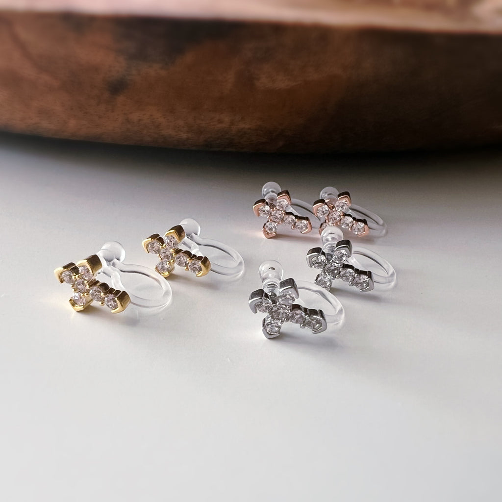 Clips d’oreilles croix strass, couleur or argent ou or rose