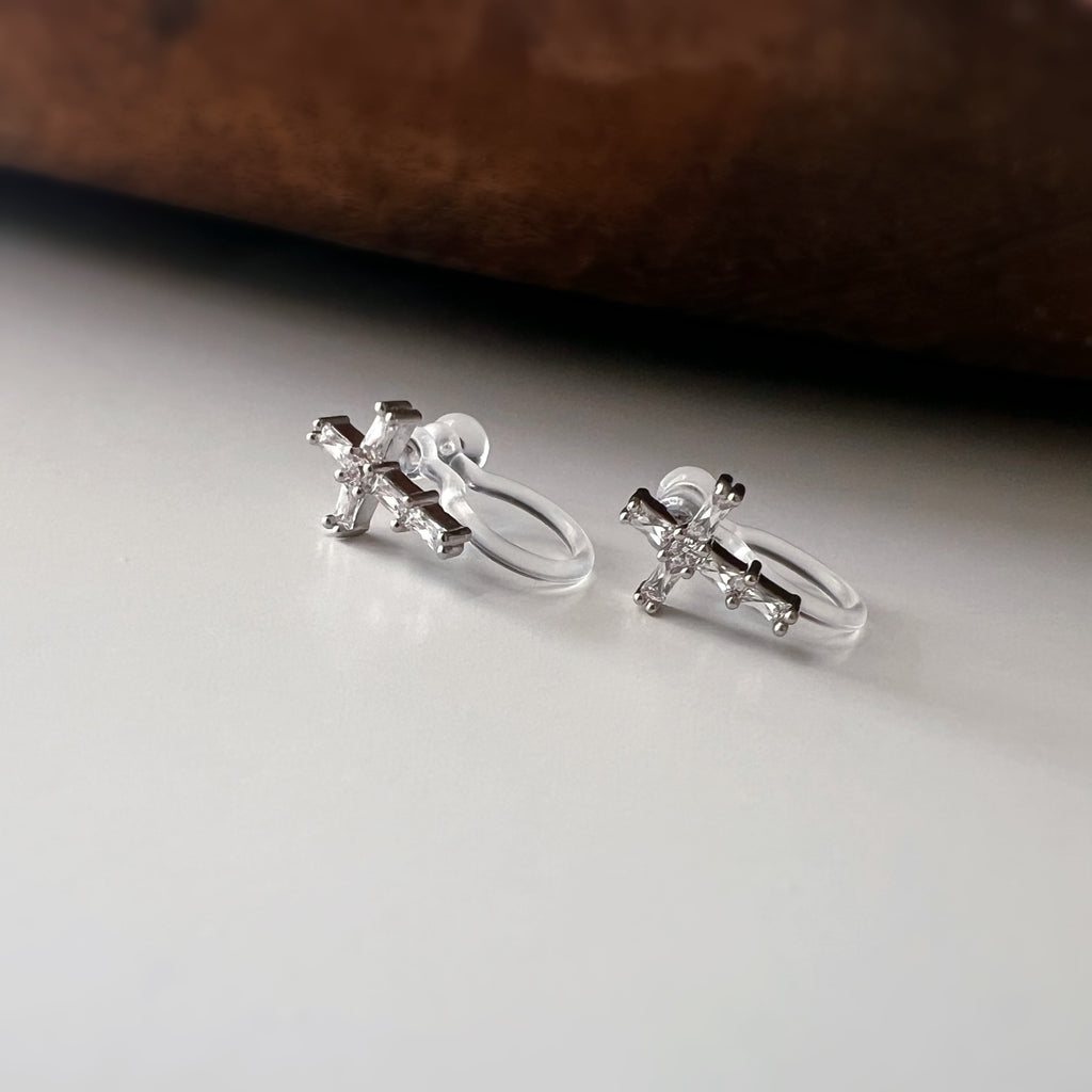Clips d’oreilles sans perçage croix fine strass