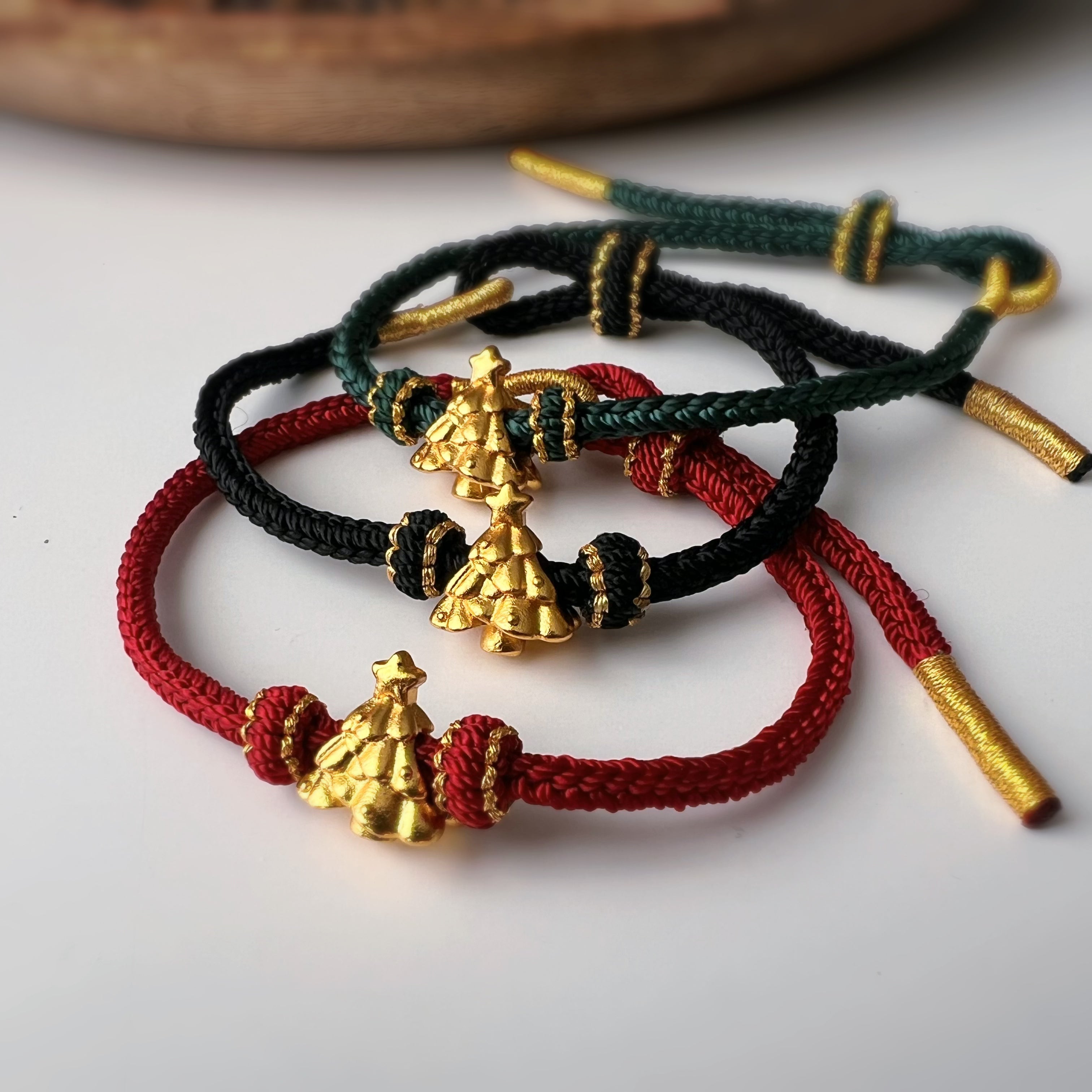 Bracelet de Noël tressé avec sapin doré – 4 couleurs