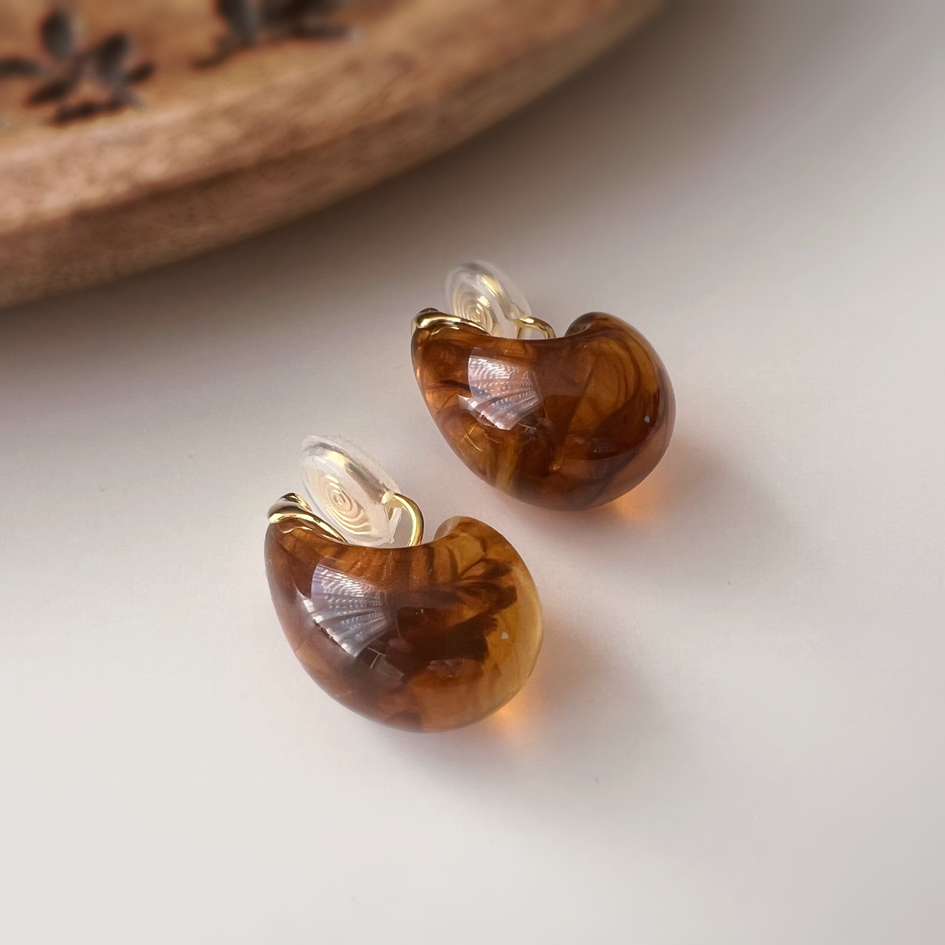 Résine Ambrée – Forme Courbe clips d’oreilles