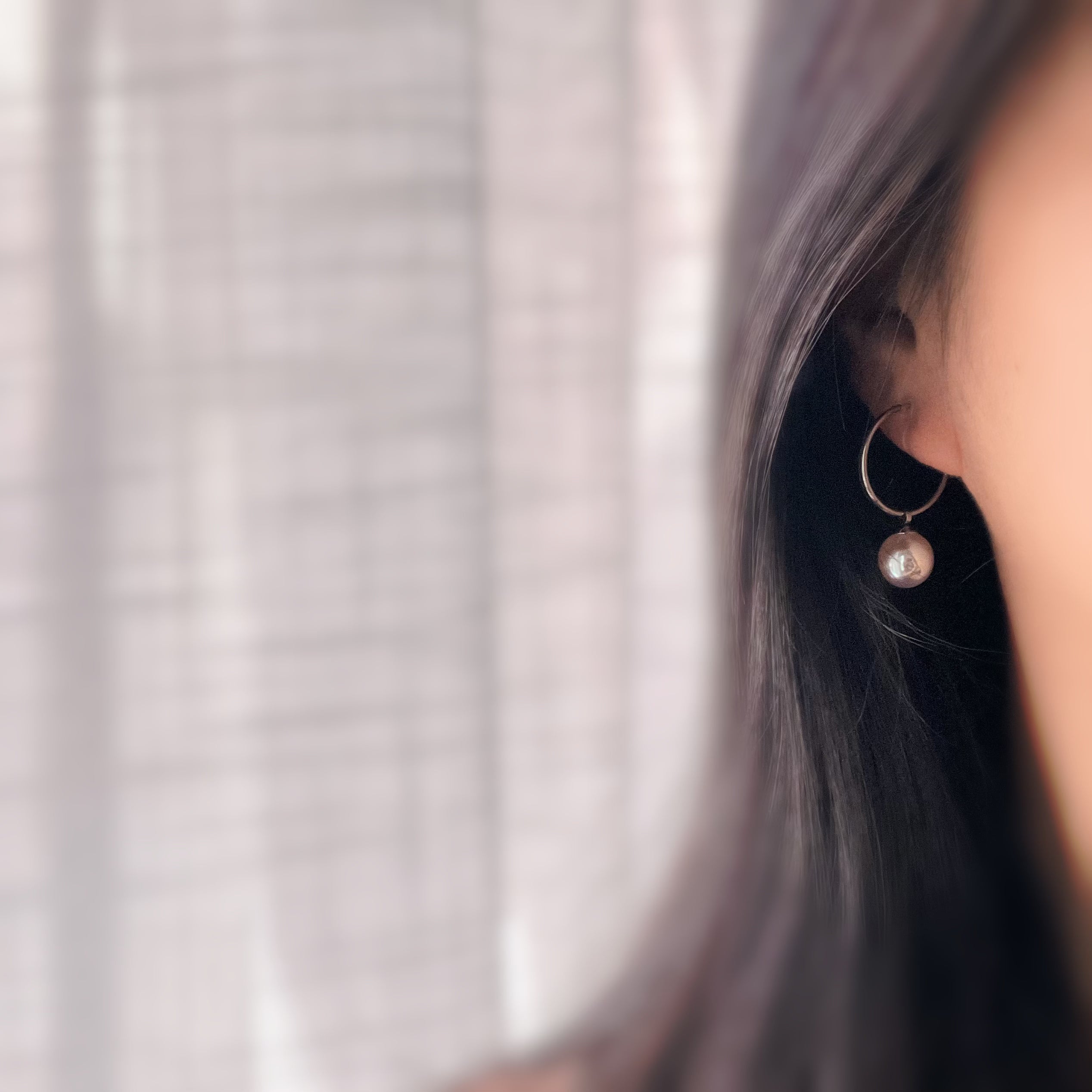 Clips d’oreilles créoles perle rose nacrée