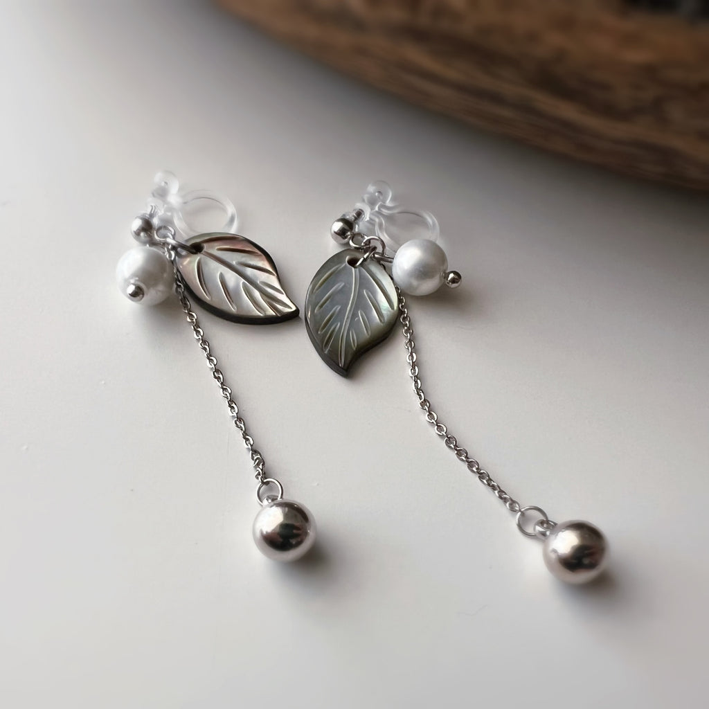 Clips d’oreilles feuille coquillage nacré