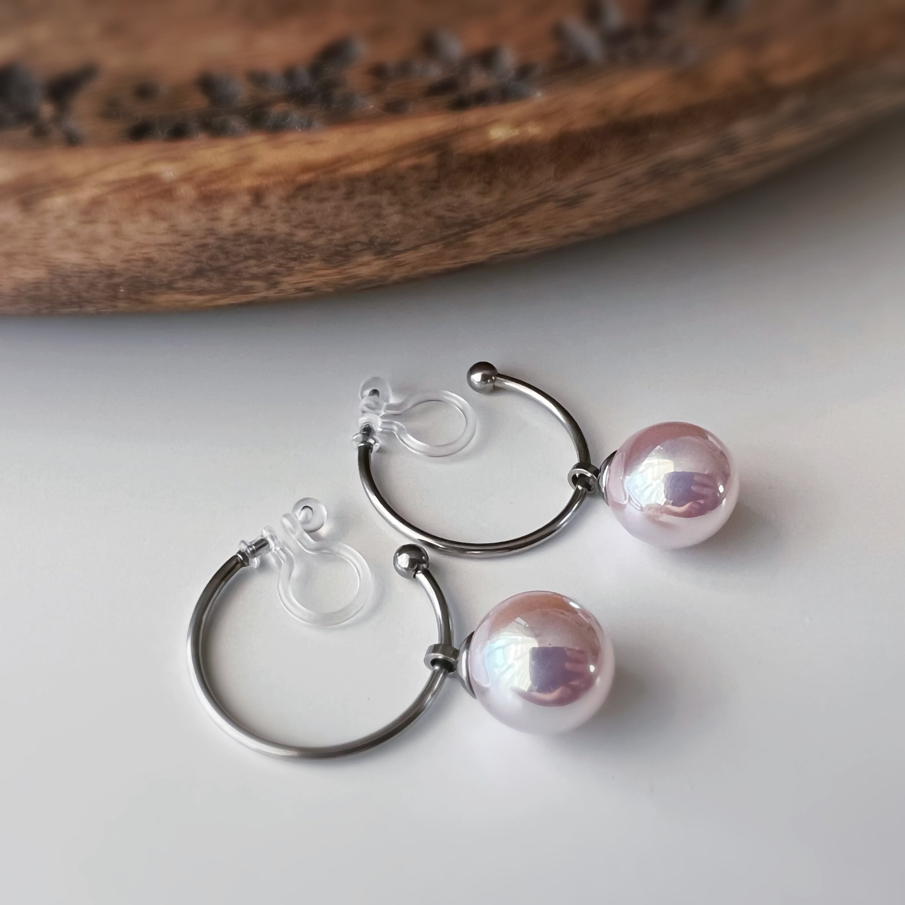 Clips d’oreilles créoles perle rose nacrée