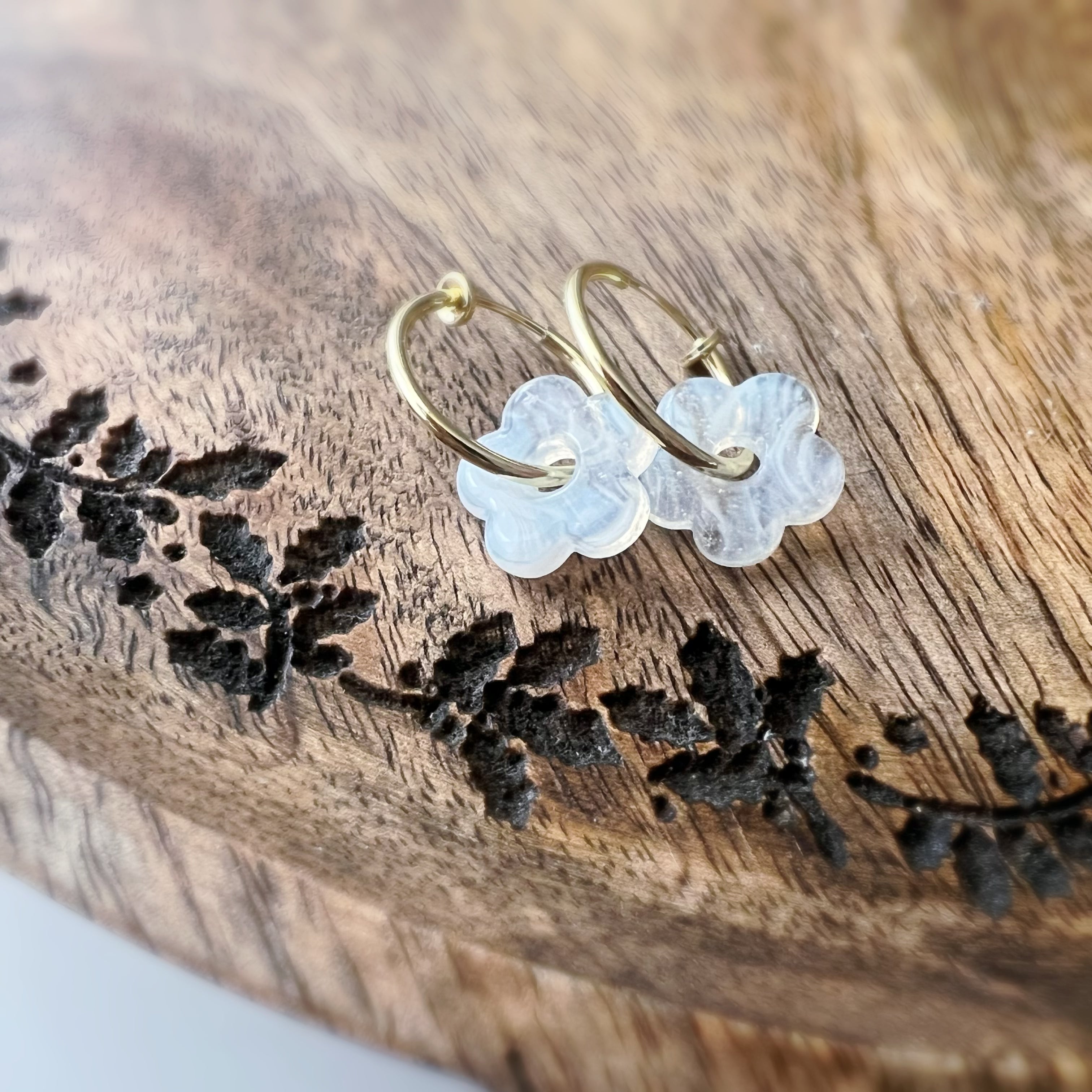 Clips créoles sans perçage fleur blanche 2 en 1