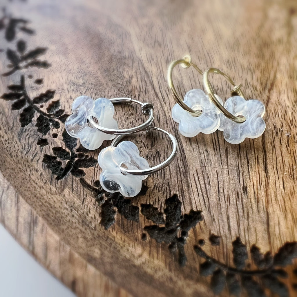 Clips créoles sans perçage fleur blanche 2 en 1