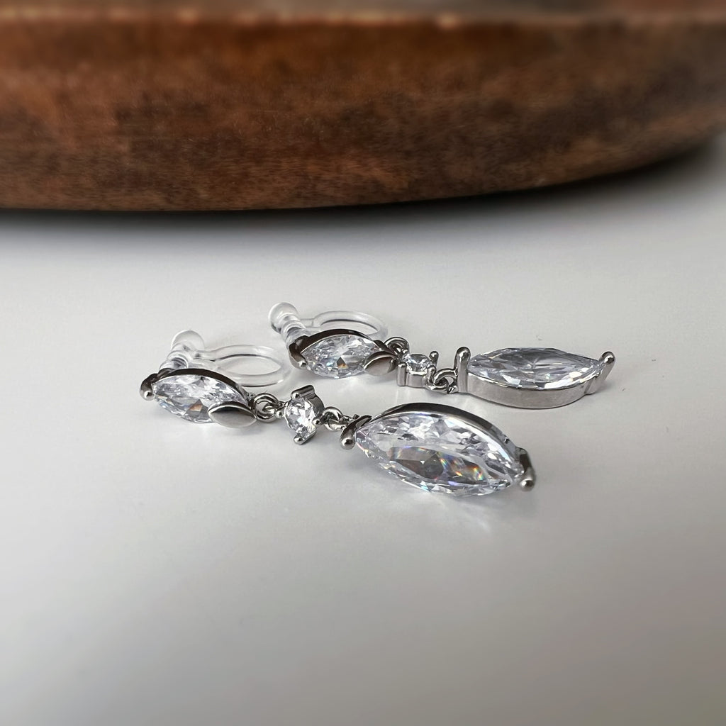 Clips d'oreilles goutte zircon pendante