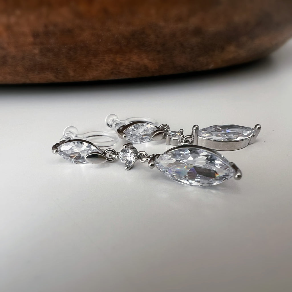 Clips d'oreilles goutte zircon pendante