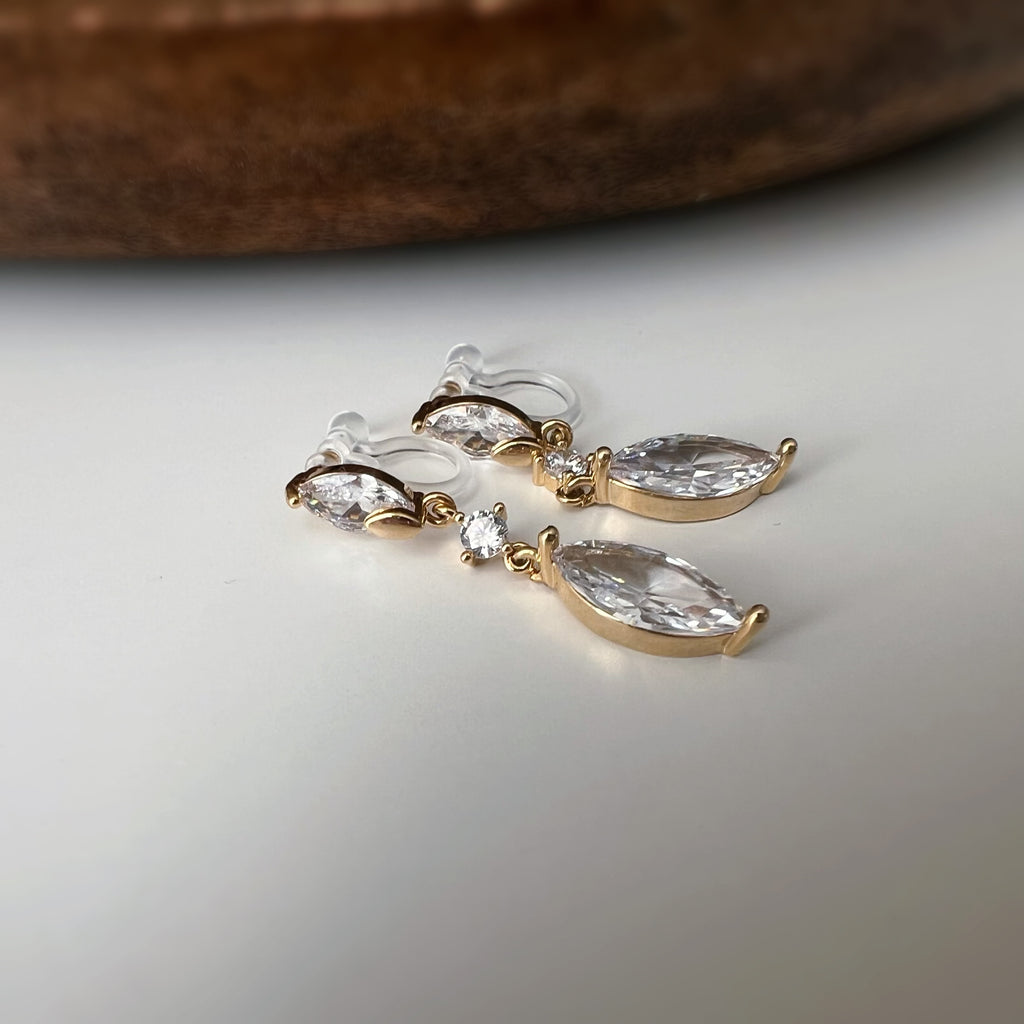 Clips d'oreilles goutte zircon pendante