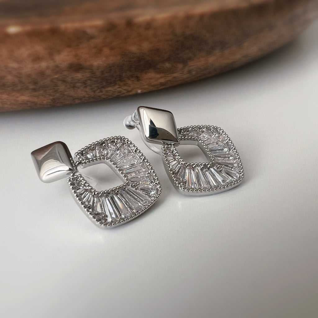Clips d’oreilles géométriques scintillants