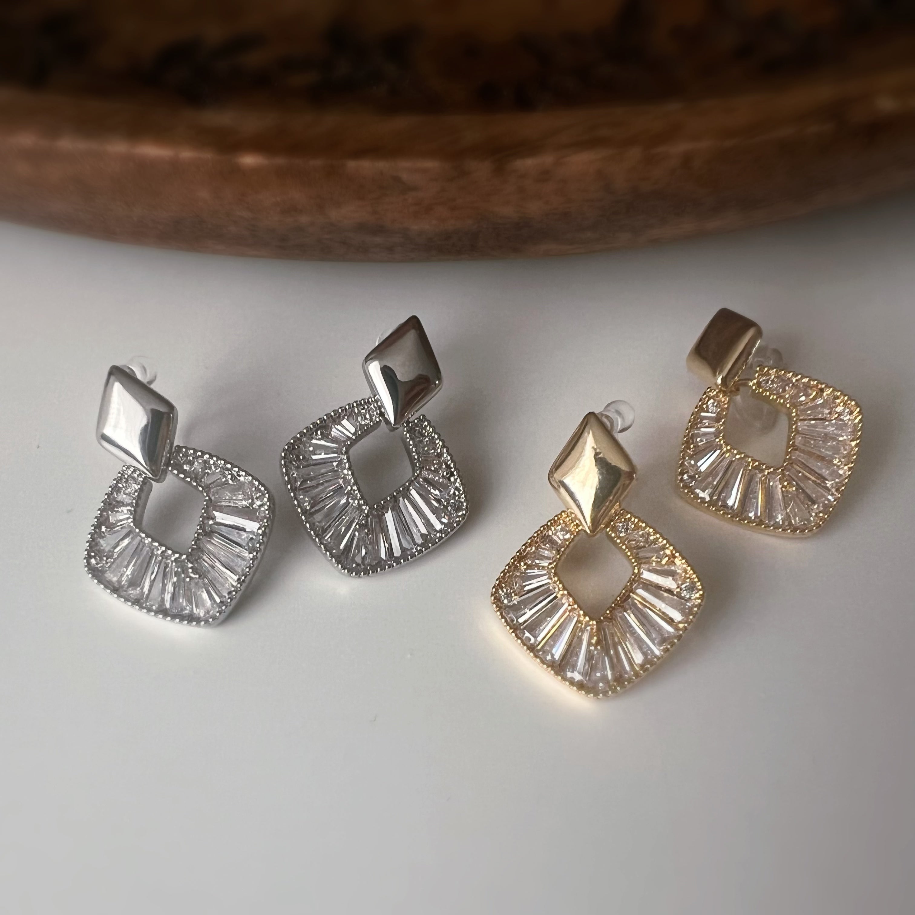 Clips d’oreilles géométriques scintillants