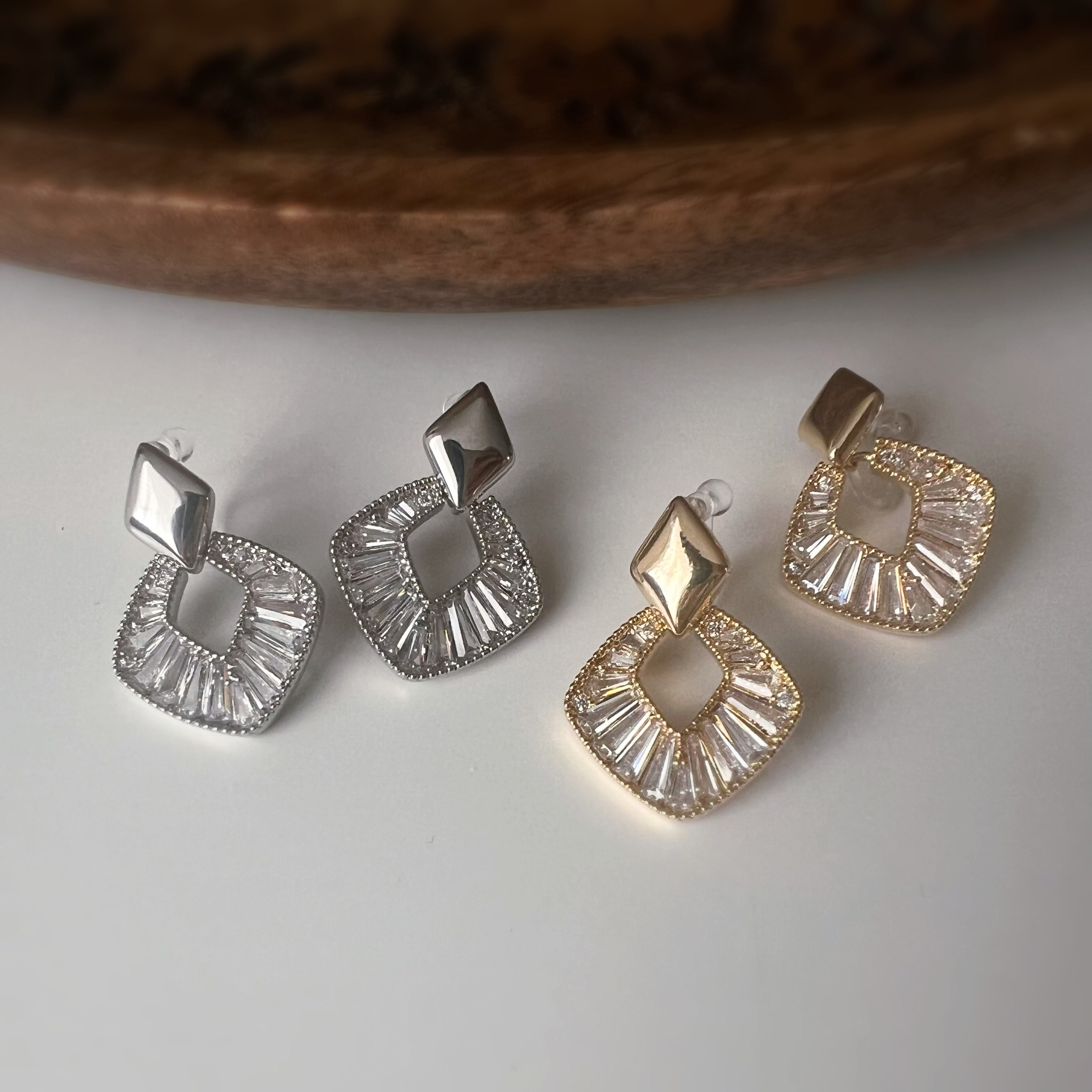Clips d’oreilles géométriques scintillants