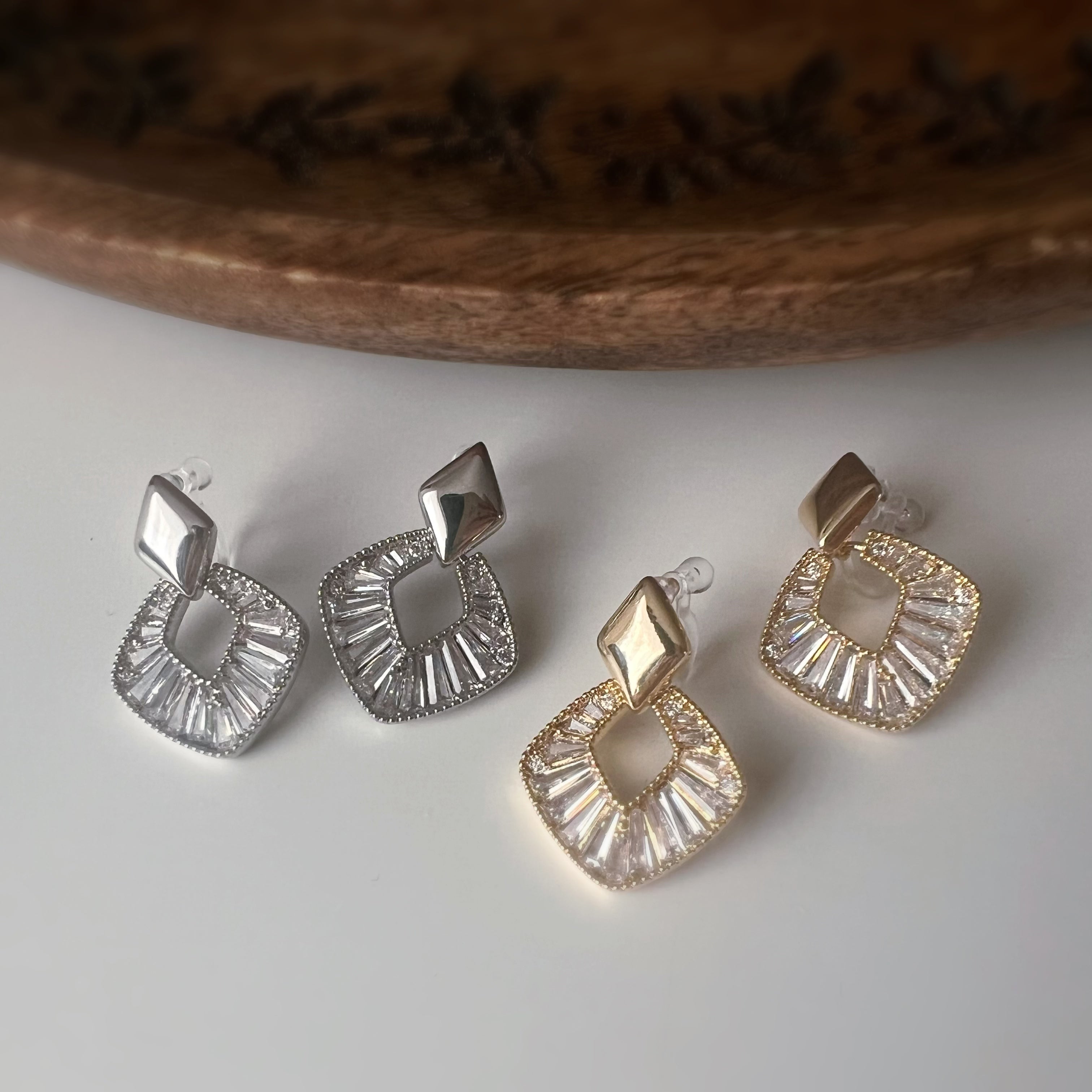 Clips d’oreilles géométriques scintillants