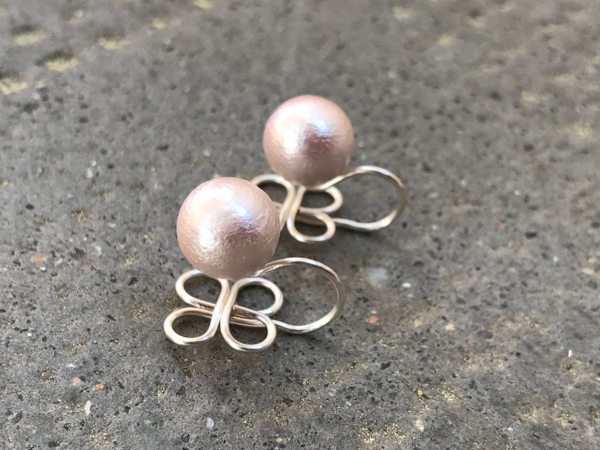 SANS DOULEUR Boucles d'oreilles CLIPS U en forme de trèfle à 4 feuilles, Perle de Coton japonaise plaqué d'argent ou d'or. Boucle Délicate