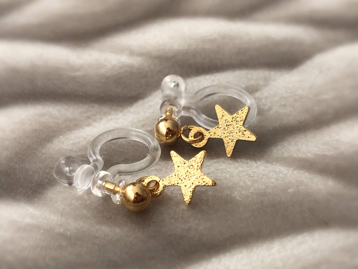 Invisible Clip on Earrings, little star K18 gold plate, everyday jewelry, very discreet earrings. Non Pierced Earrings