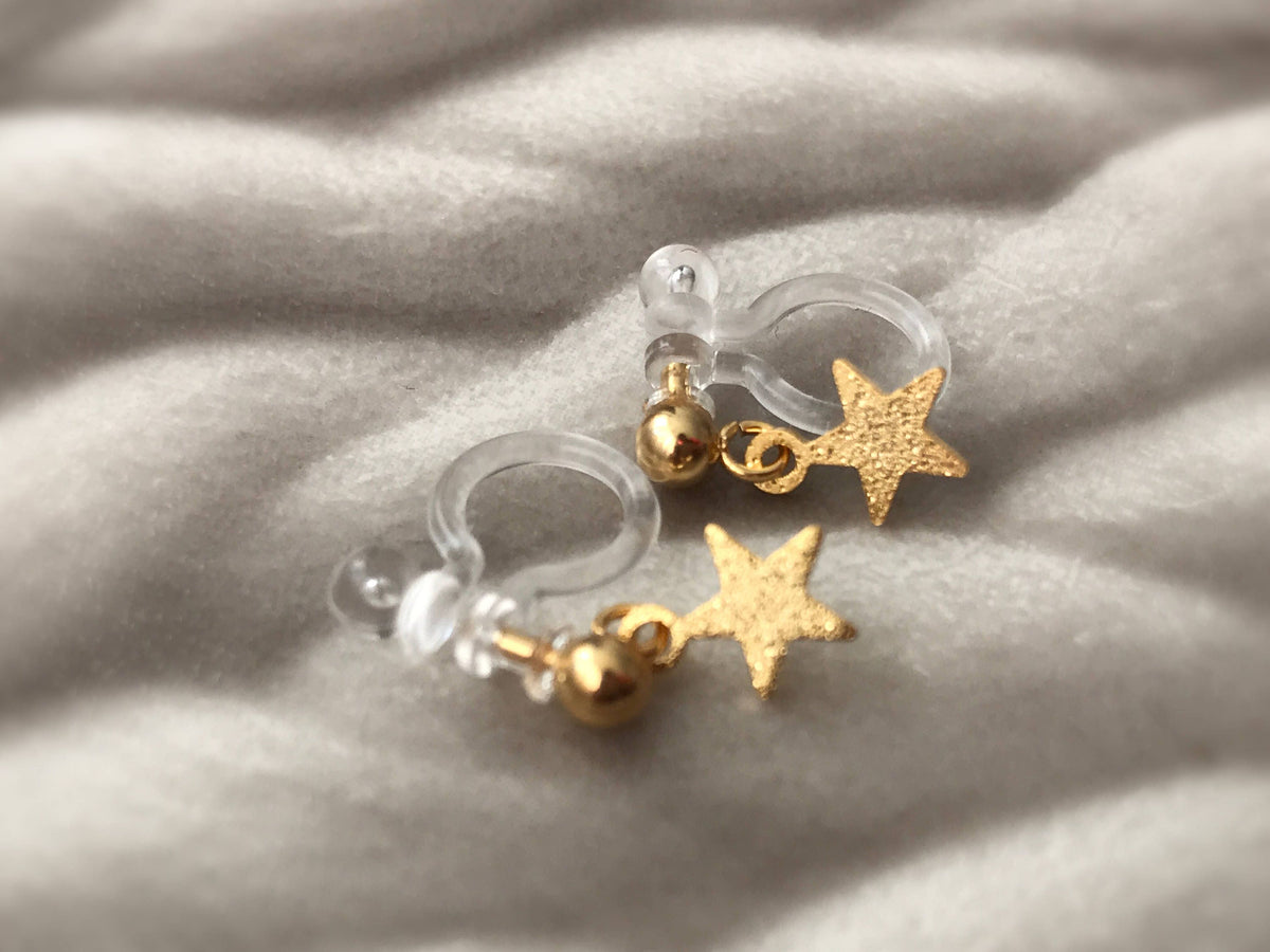 Invisible Clip on Earrings, little star K18 gold plate, everyday jewelry, very discreet earrings. Non Pierced Earrings