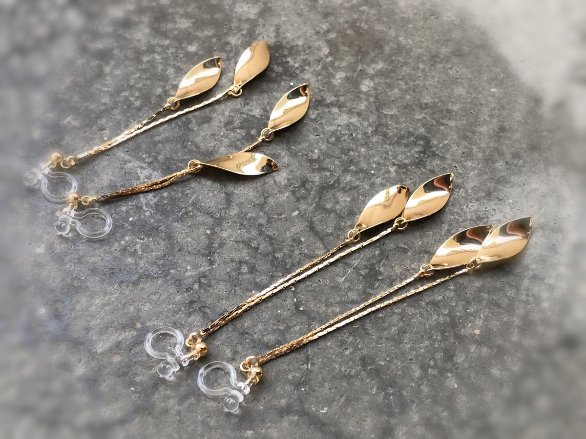 Longues Boucles d'oreilles CLIPS INVISIBLES pendantes tassel feuilles couleur doré, 18k plaqué d'or. Bijoux quotidien Cadeaux pour elle.