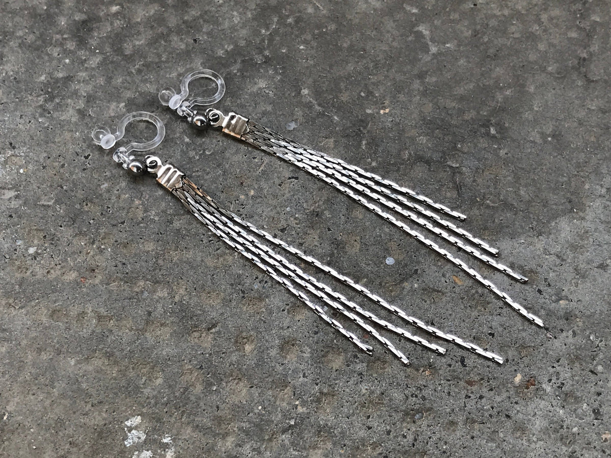 Boucles d'oreilles CLIPS INVISIBLE, Chain tassel earrings, silver color, Clip on earrings, Simple everyday earrings, tassel CLIPS.