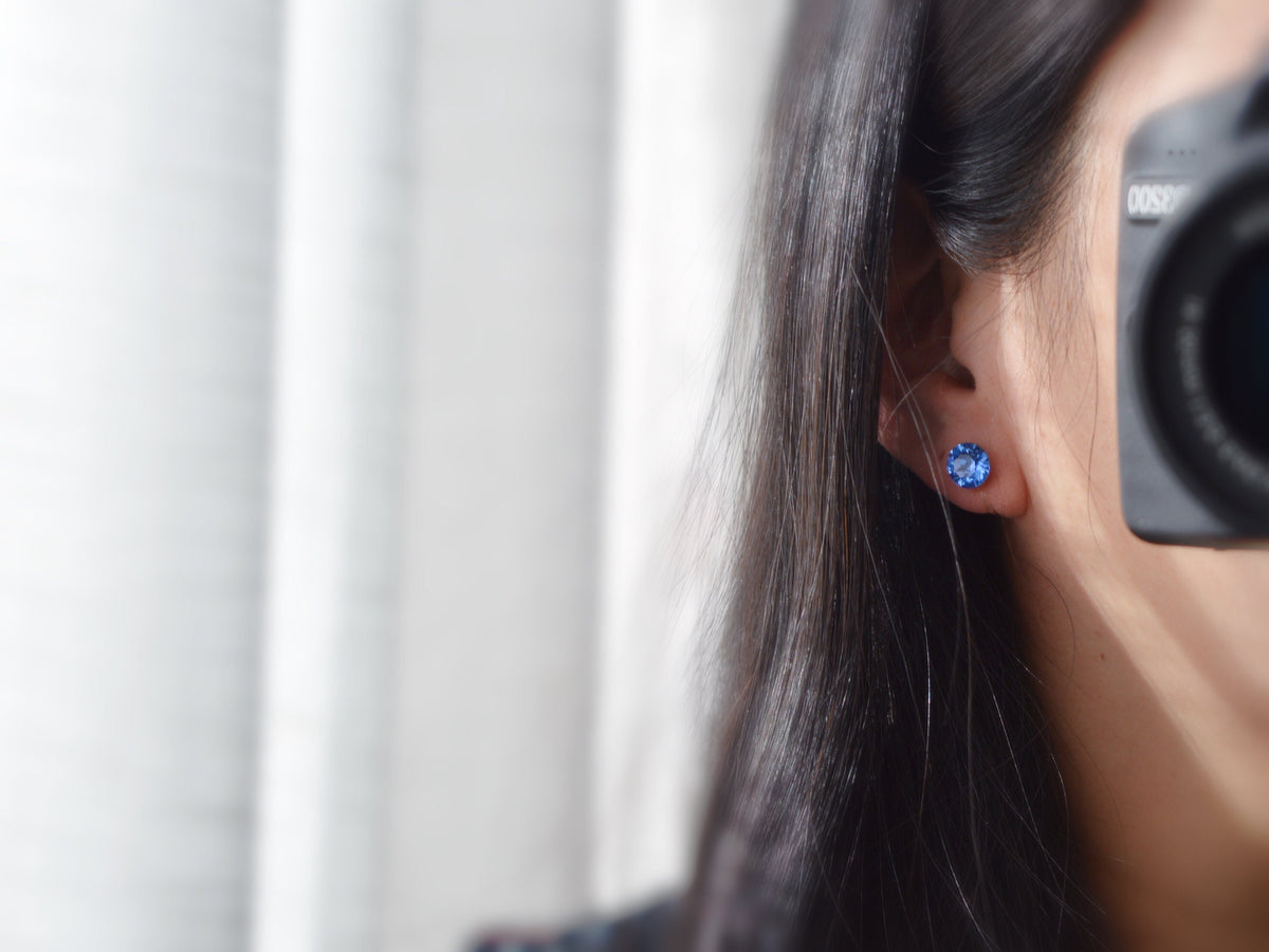 Boucles d'oreilles CLIPS invisible Cristal Rond SAPPHIR Cristaux PureCristal, Clips d'Oreille Petit Rond cristal Bleu, Bijoux Minimaliste.