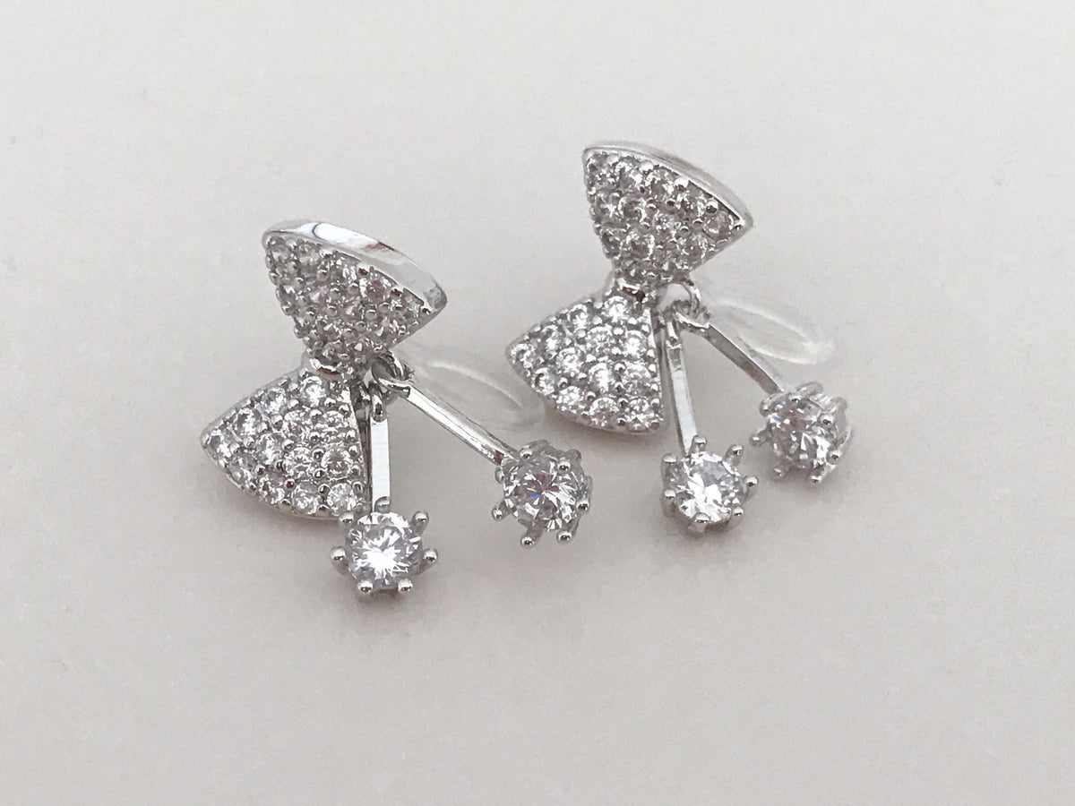 Boucles d'oreilles CLIPS invisible Noeud de papillon couleur Argent avec Zircon, Clips d'oreilles délicat.