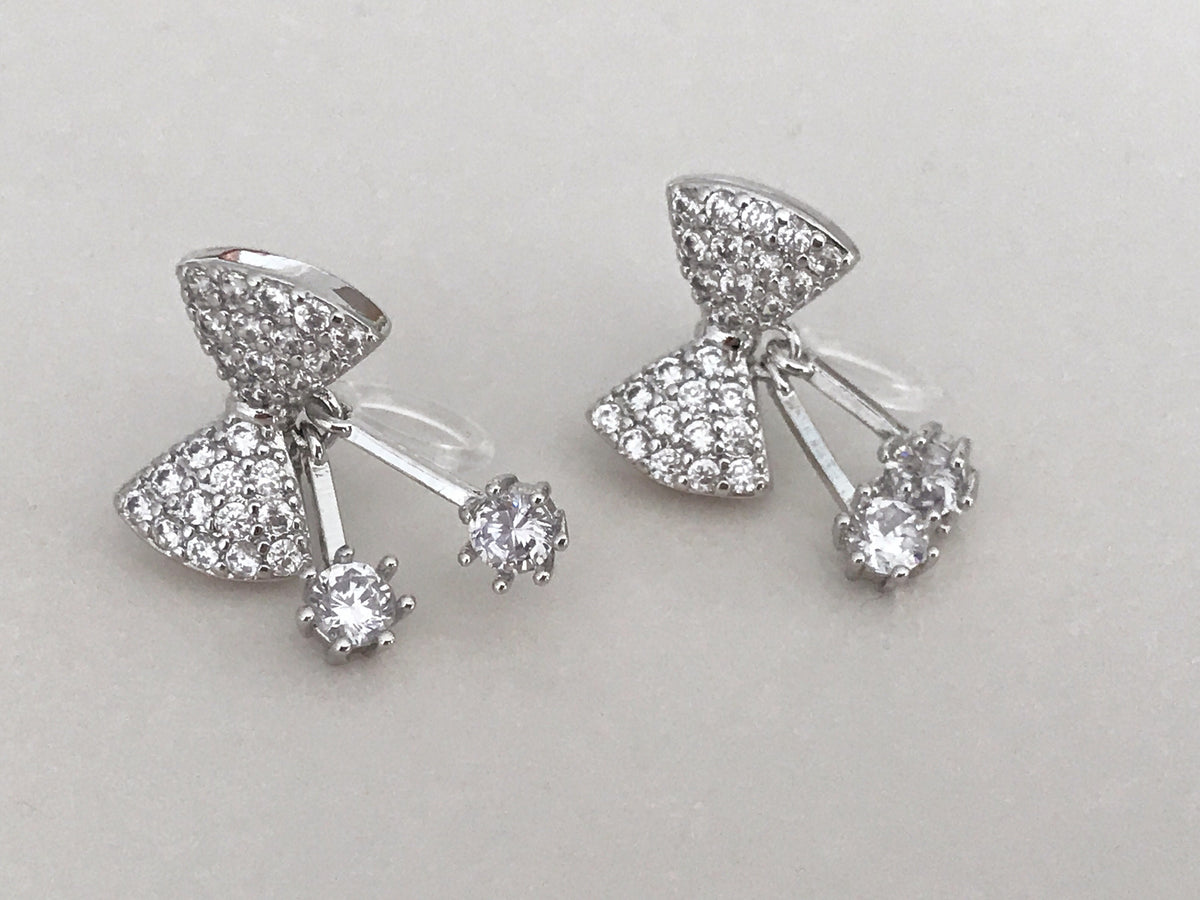 Boucles d'oreilles CLIPS invisible Noeud de papillon couleur Argent avec Zircon, Clips d'oreilles délicat.