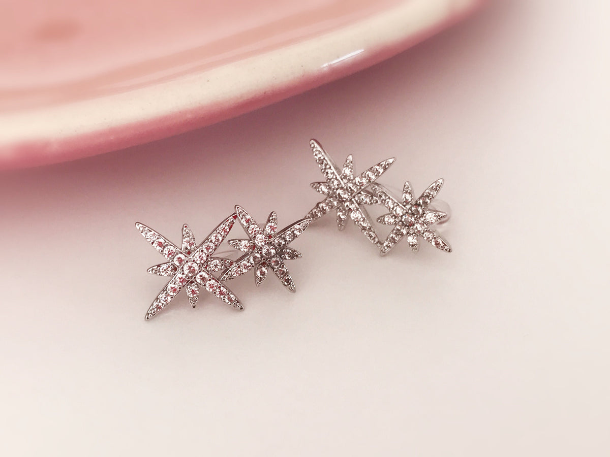 Boucles d'oreilles Clips INVISIBLES, Étoile Double Zircon Couleur Argenté. Clips d'oreilles.