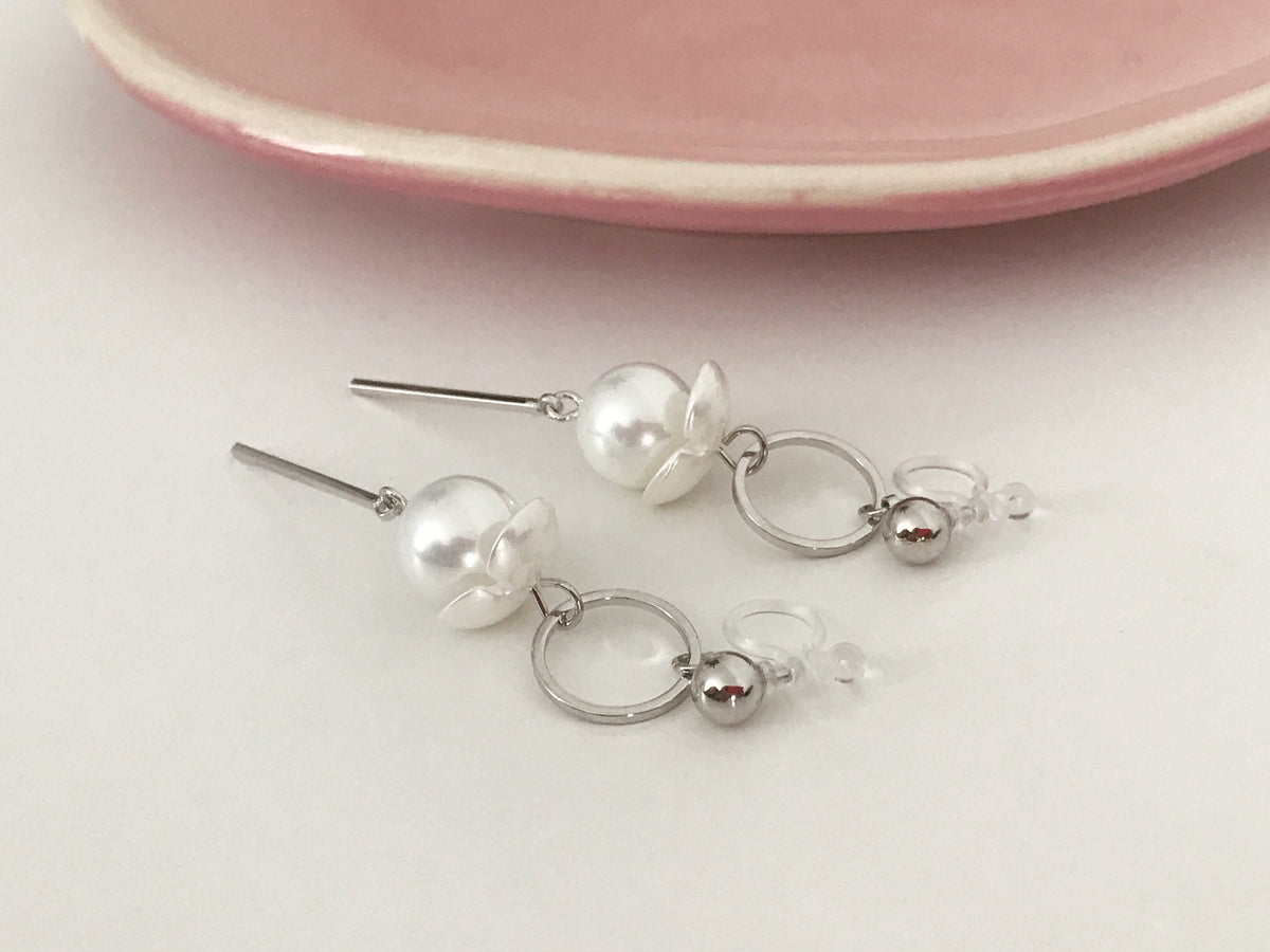 Longues Clips d'oreilles Cercle argenté, Fleur blanche, Grande Perle blanche, Barre argenté CLIPS Invisible pendantes confortable