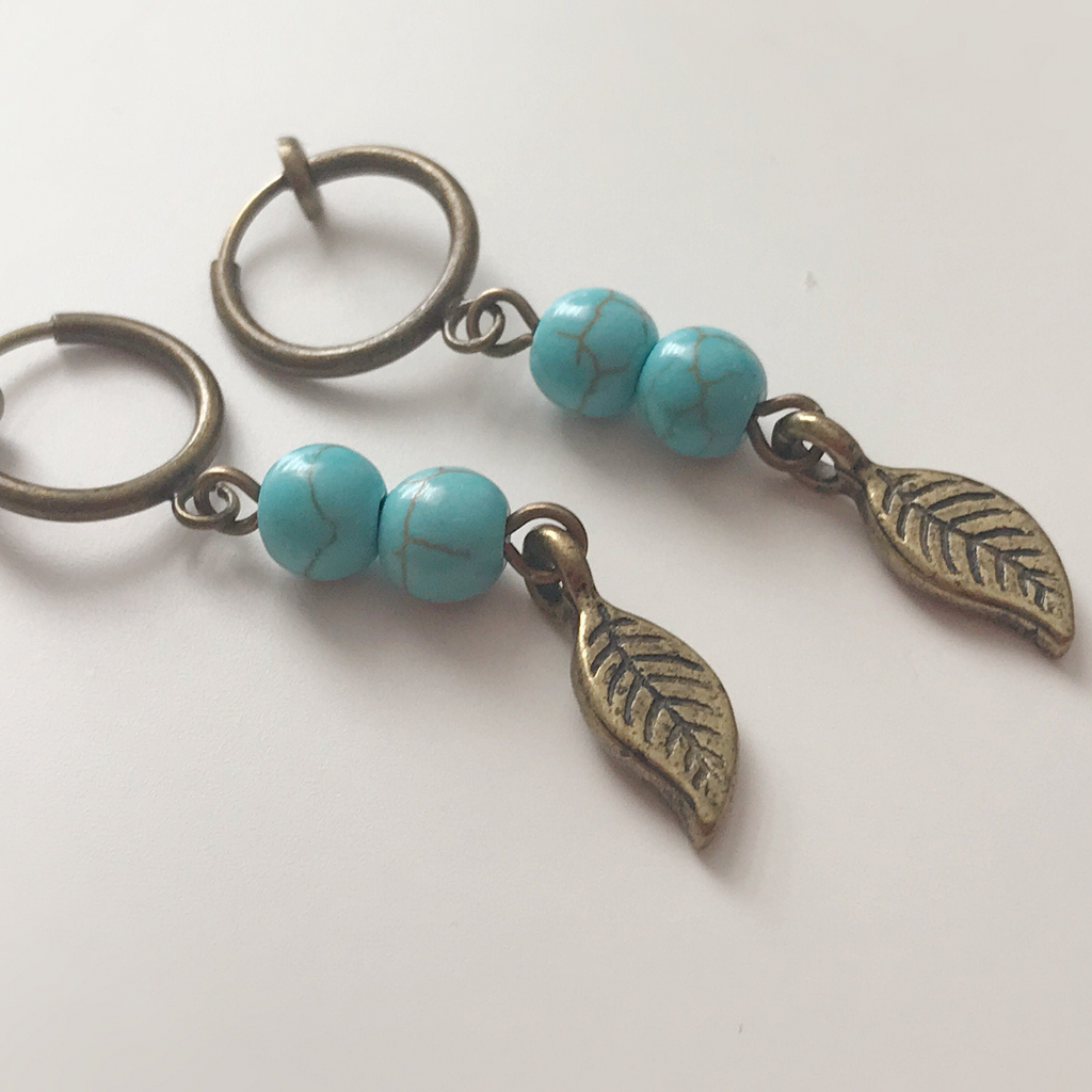Feuille & petites perles turquoise