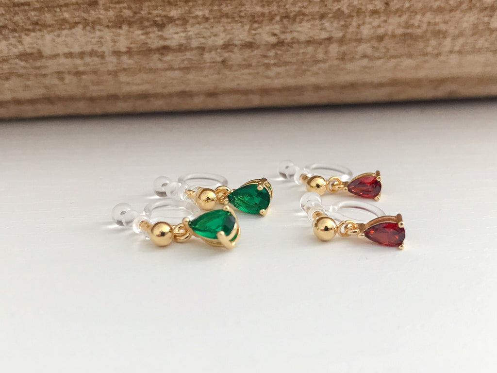 Christmas. Red or green water drop pearls. Golden invisible ear clips. Christmas gifts. Very cute Candy packaging. Ready to offer