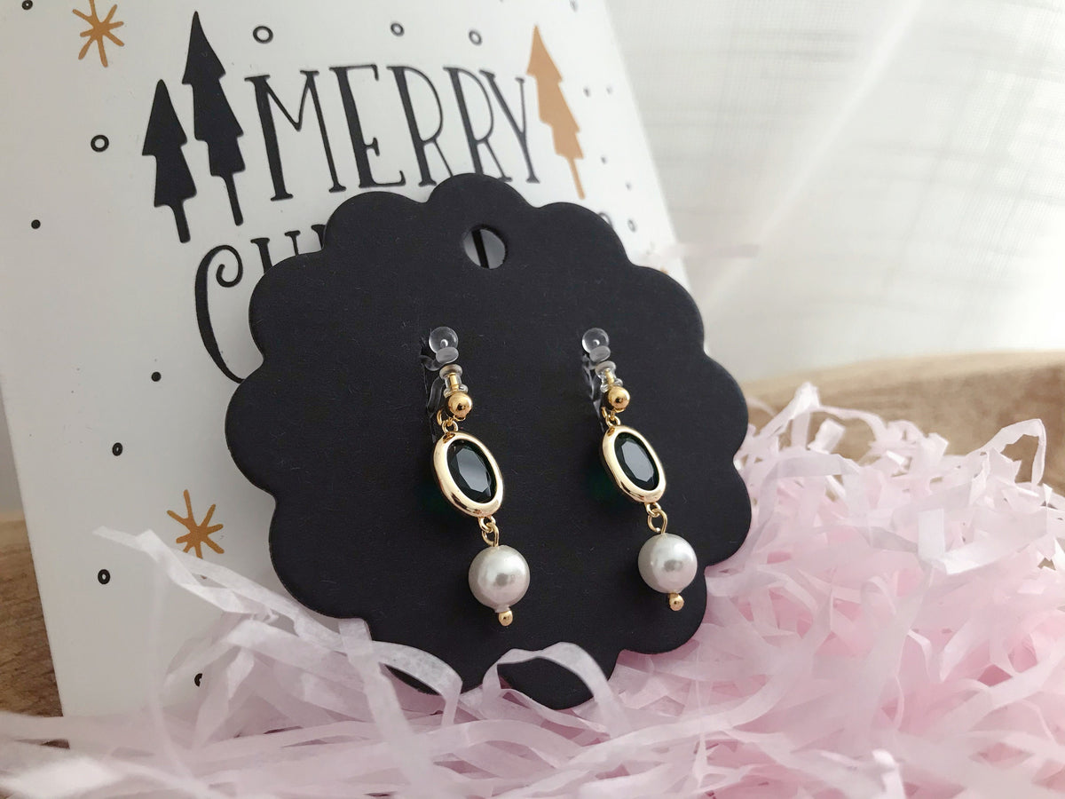Perles goutte d'eau rouges, Perles ovales vertes avec perle blanche. Clips invisibles doré. Cadeaux Noël Emballage Prêt à offrir