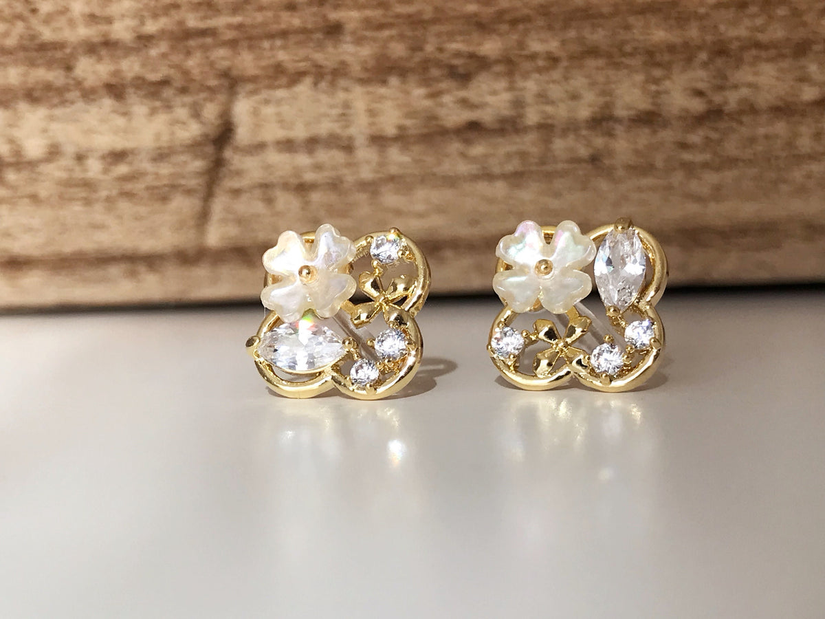 Boucles d'oreilles Clips INVISIBLES, Clips d'oreilles Trèfle à quatre feuilles doré, Mini fleur Branche pierre zircon rond ovale. Délicat.