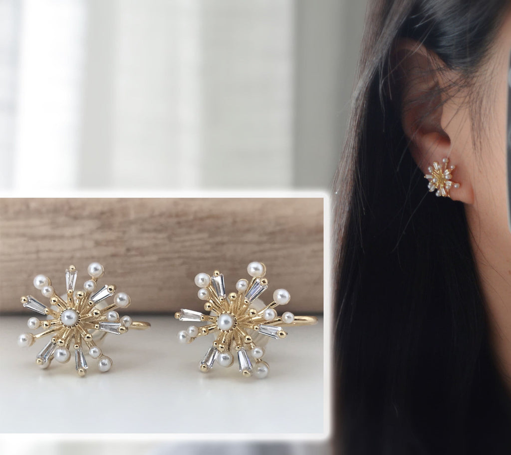 SANS DOULEUR ! Boucles d'oreilles CLIPS U spirale Fleur mini perle blanche Zircon. Clips d'oreilles confortable Délicates plaqué d'or 14K