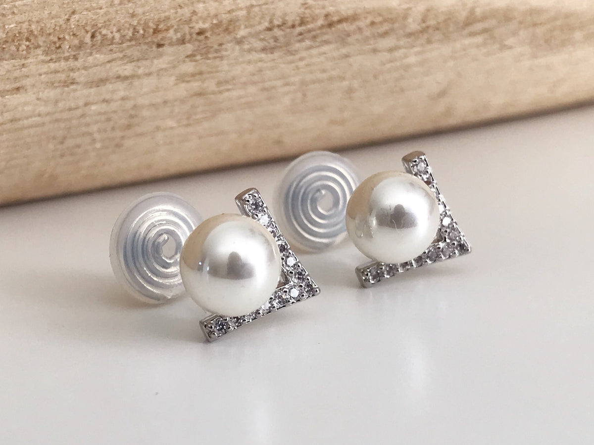 PAINLESS ! CLIPS U spiral V earrings Mini Zircon Stones with large white Pearl in Gold/Silver color. Comfortable clips.