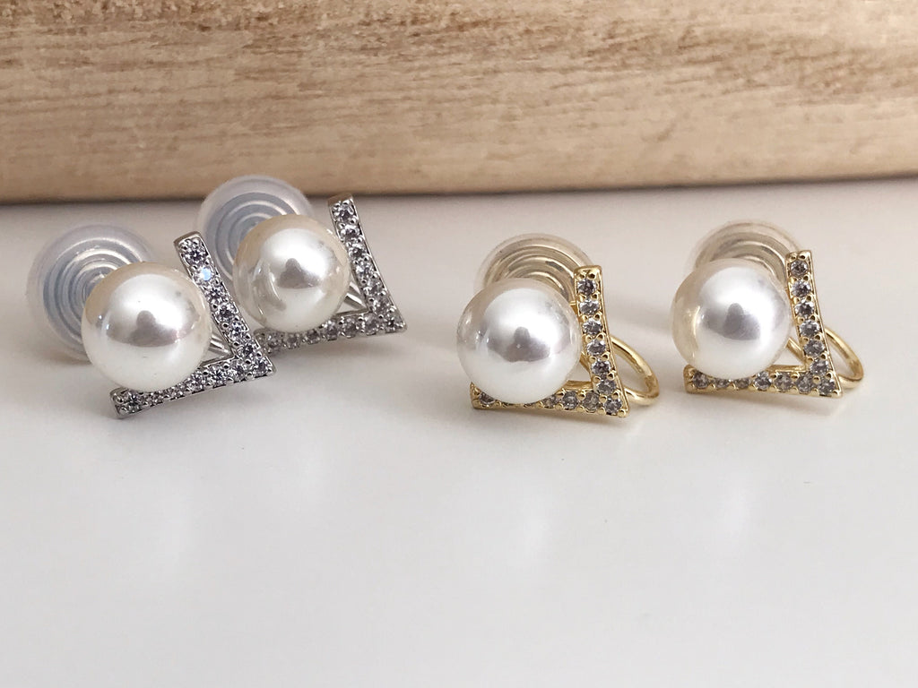 PAINLESS ! CLIPS U spiral V earrings Mini Zircon Stones with large white Pearl in Gold/Silver color. Comfortable clips.