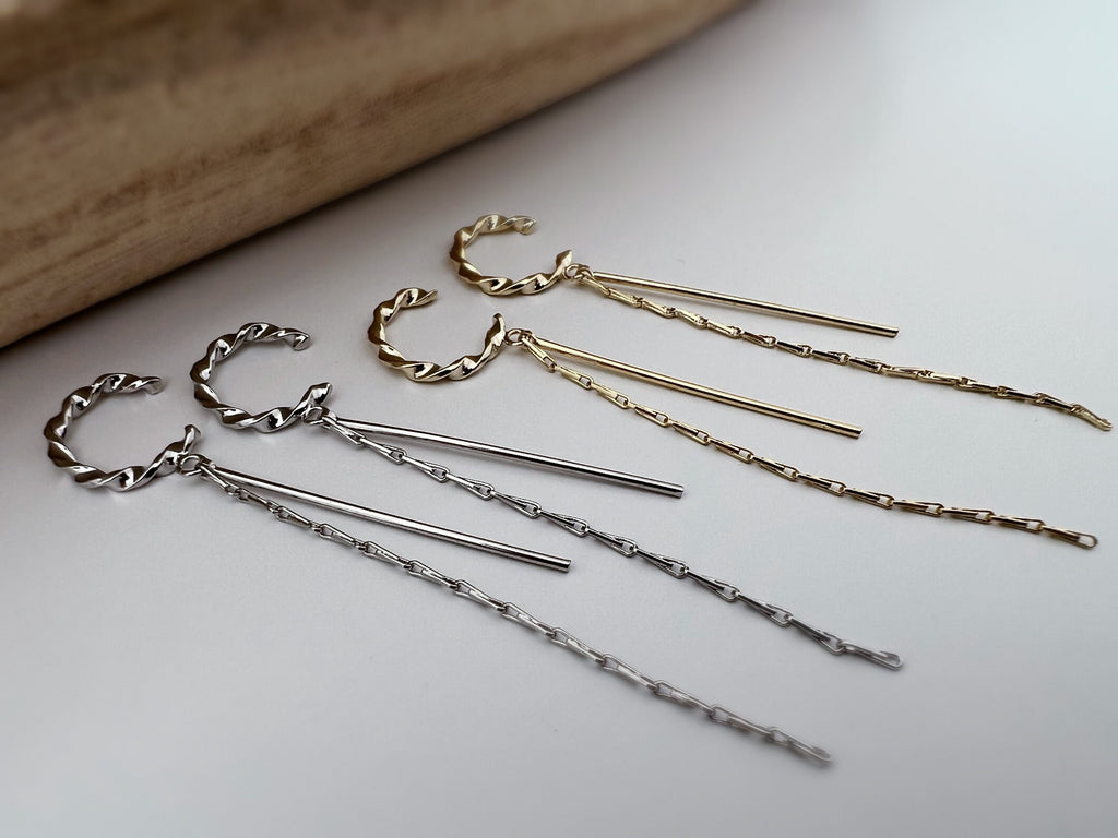 Clips d'oreilles torsadé avec longue chaine et barre couleur Argent/ Or pour oreilles non percées. clips d'oreilles confortable