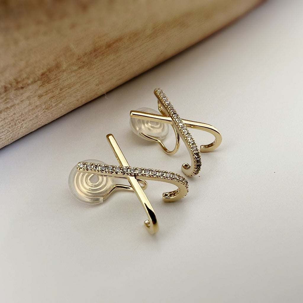 SANS DOULEUR ! Boucles d'oreilles CLIPS U spirale Croix strass Mini Zircon plaqué d'Or. Clips d'oreilles confortable.