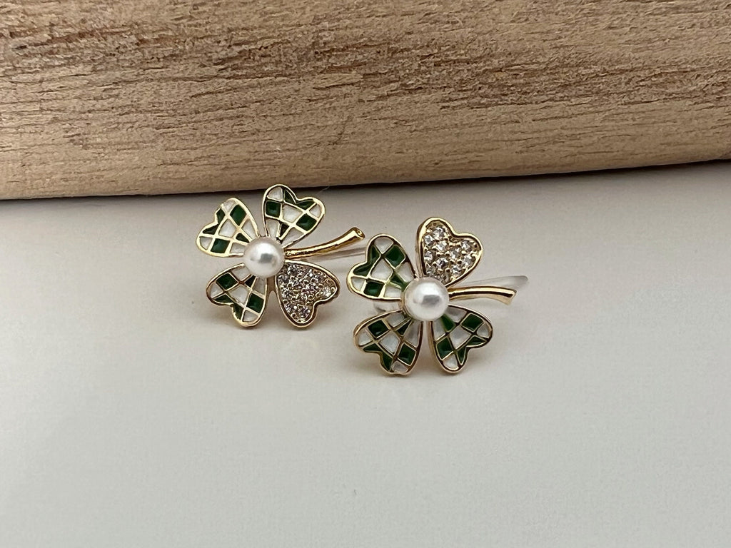 Mini invisible ear CLIPS, small 4-leaf clover gold checkerboard green white lucky charm Delicate comfortable clip earrings