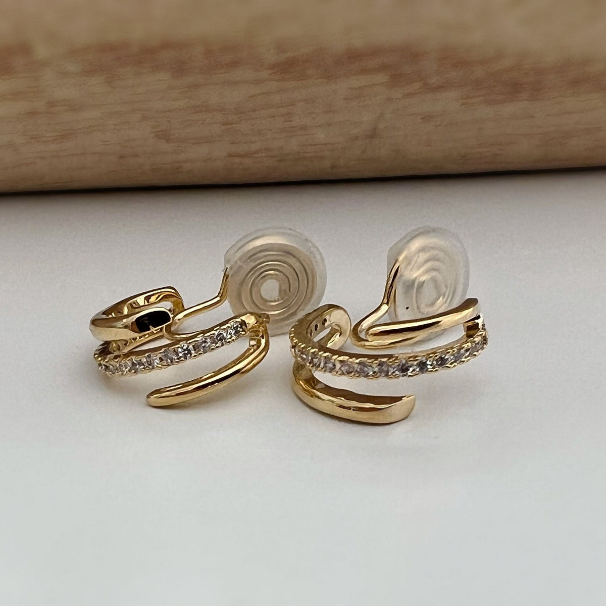 SANS DOULEUR ! Boucles d'oreilles CLIPS U spirale Triple cercles anneaux zircon. Clips d'oreilles confortable Délicates plaqué d'or 18K