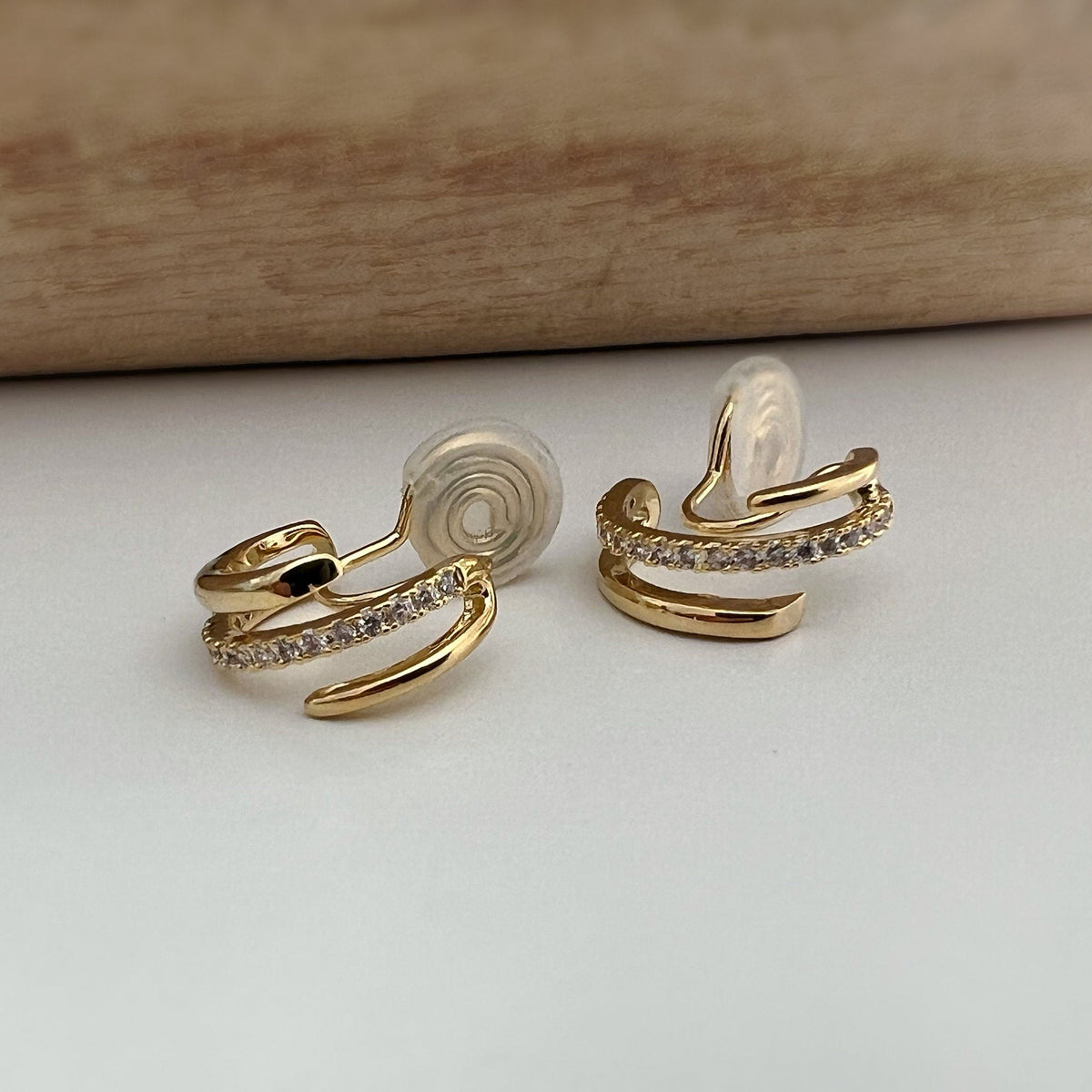 SANS DOULEUR ! Boucles d'oreilles CLIPS U spirale Triple cercles anneaux zircon. Clips d'oreilles confortable Délicates plaqué d'or 18K