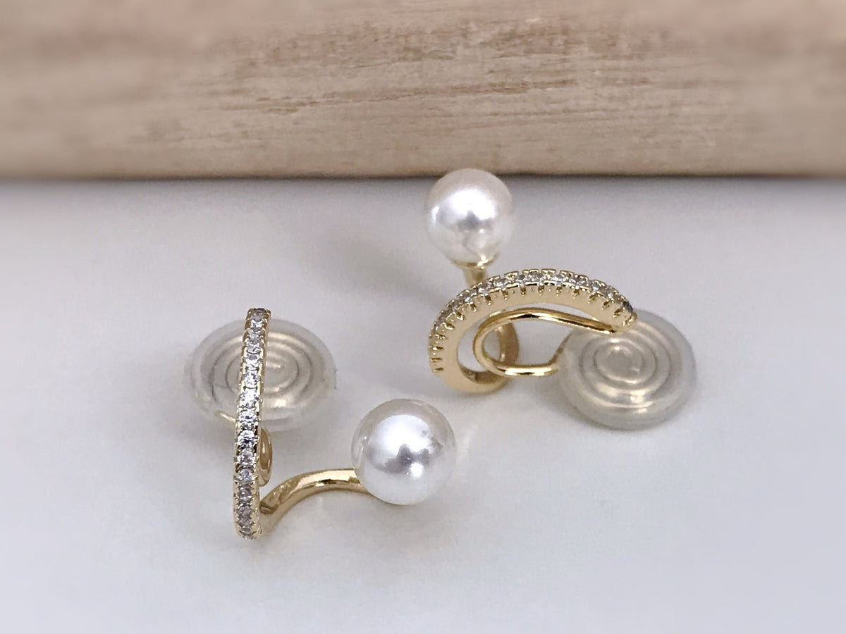 SANS DOULEUR ! Boucles d'oreilles CLIPS U spirale Croix Mini Pierres Zircon Perle blanche 6mm, plaqué d'Or. Clips d'oreilles confortable.