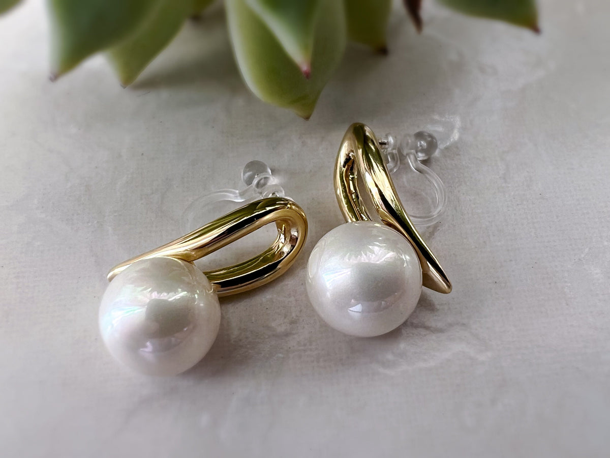 Boucles d'oreilles CLIPS invisible couleur Or grande perle blanche, Clips d'oreilles délicat.
